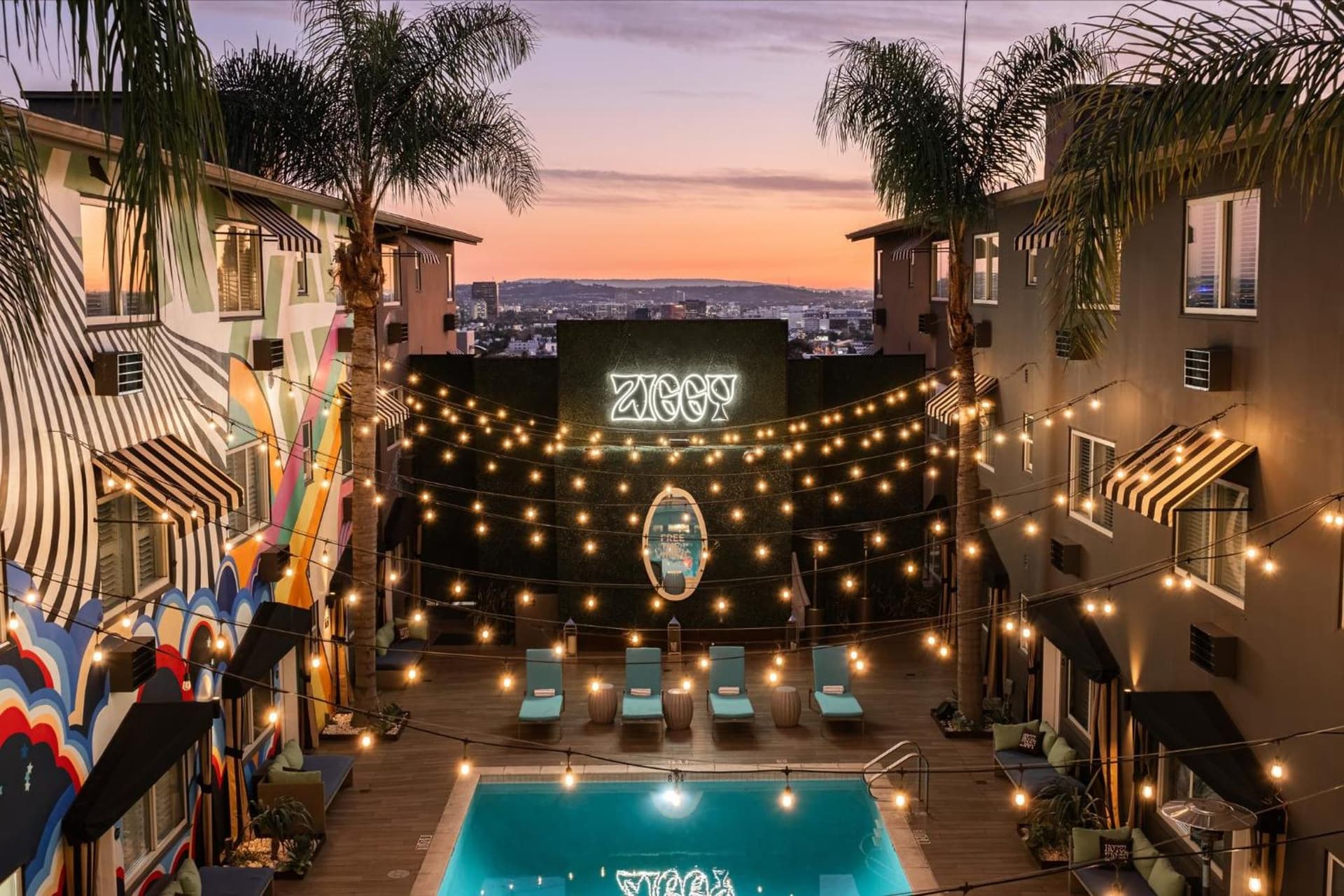 Hotel Ziggy On Sunset interior in Los Angeles, CA — gallery photo 2
