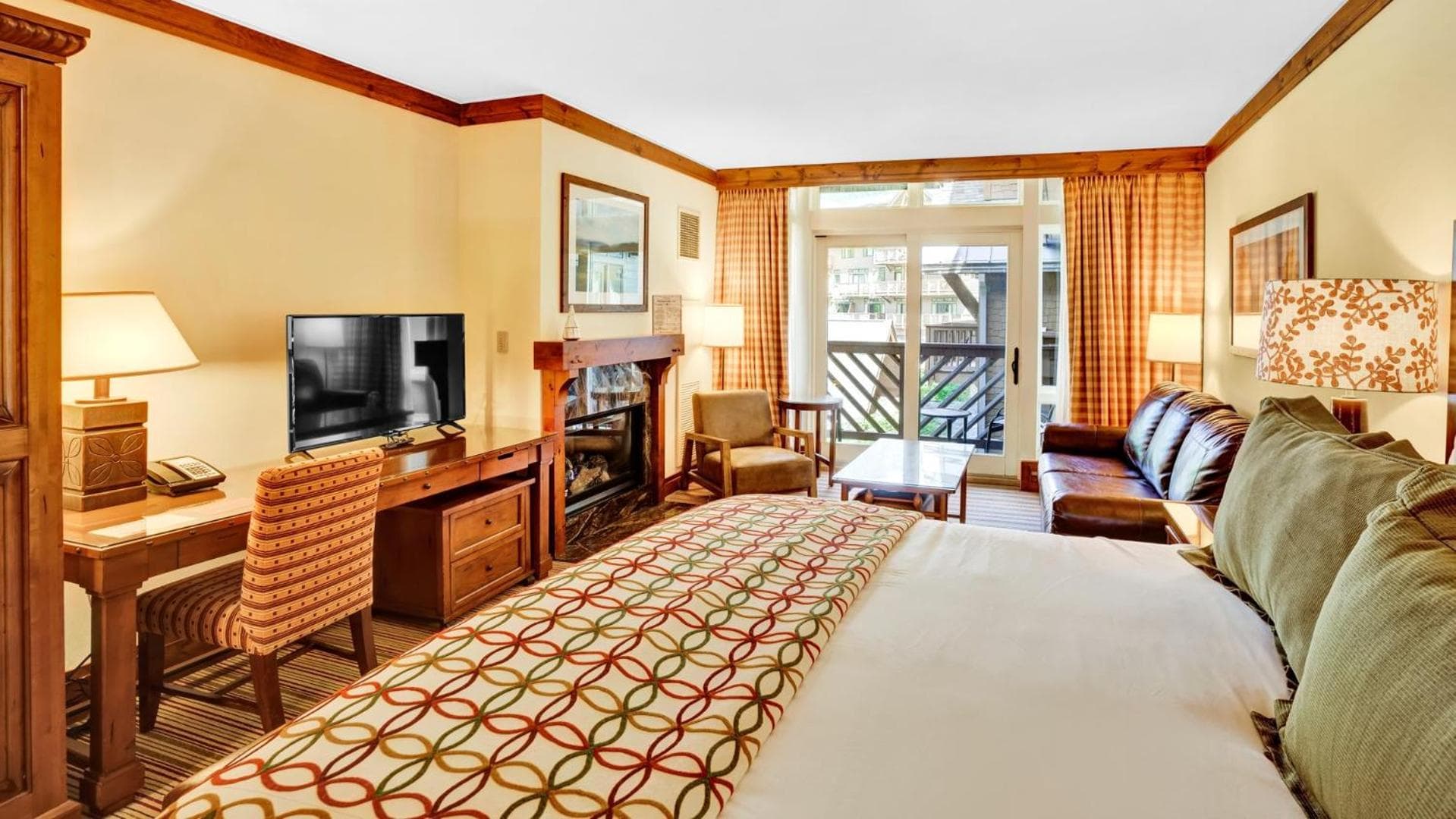 332 Lodge At Spruce Peak Ski In Ski In Ski Out King Studio By Stowe Mountain Rentals property views in Stowe — gallery photo 3