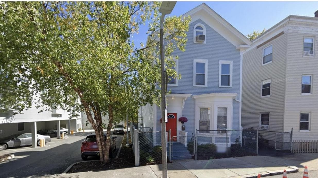 Spacious 4BR Near Subway, Sleeps 8per Easy Access to Downtown Boston featured exterior or lobby in Boston, MA — similar hotel