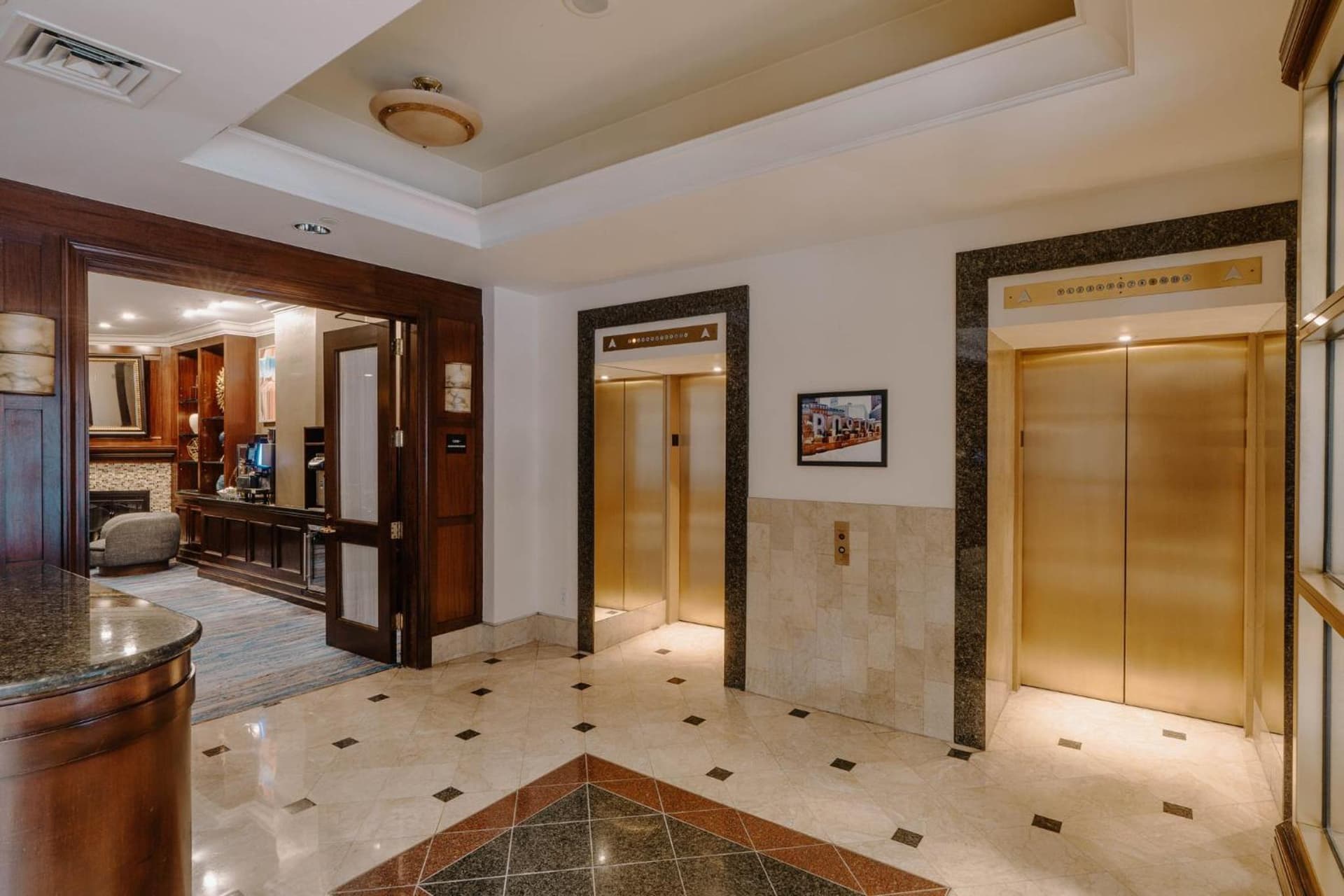 Club Quarters Hotel Faneuil Hall, Boston interior in Boston, MA — gallery photo 2