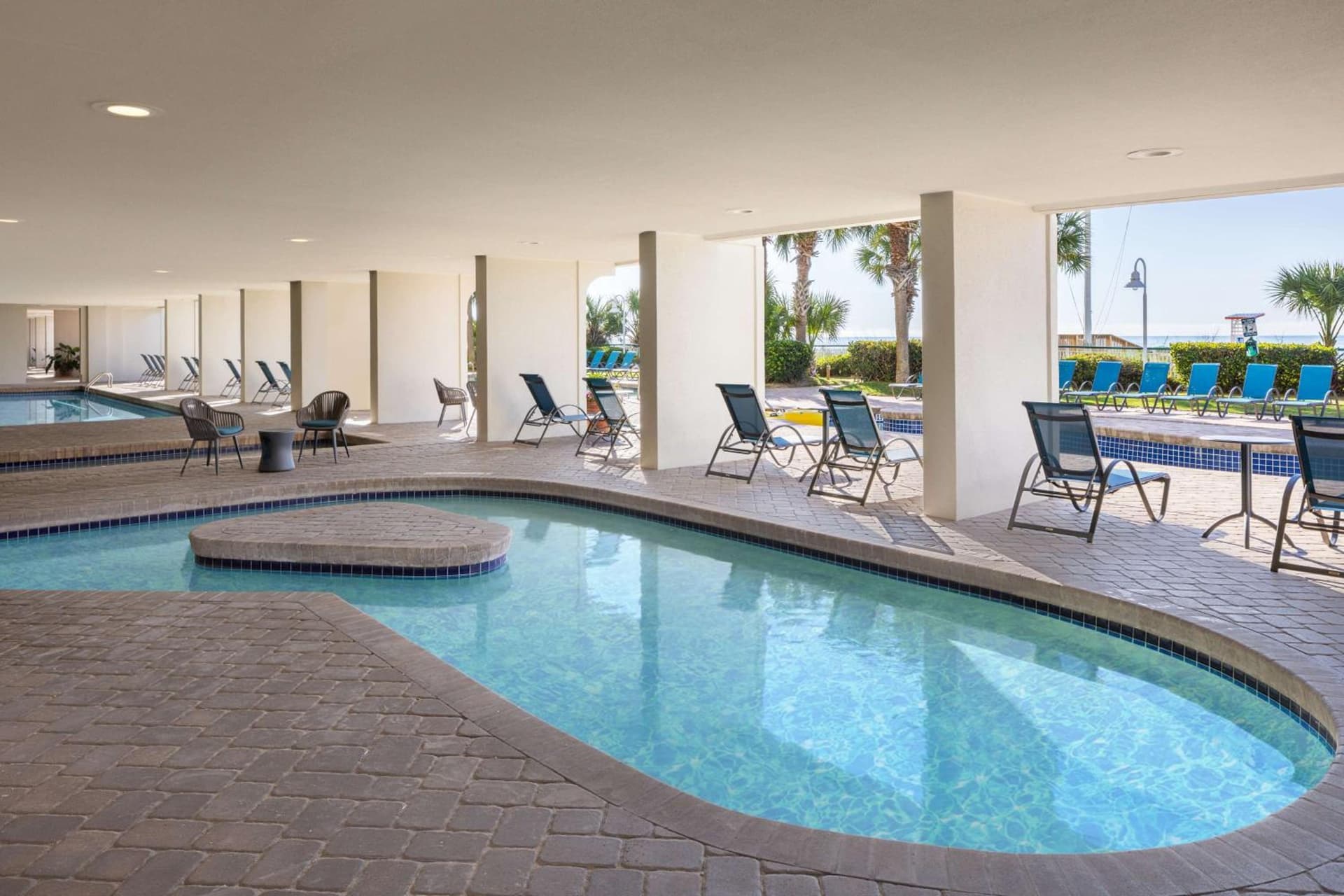Hampton Inn & Suites Myrtle Beach Oceanfront gallery photo in Myrtle Beach, SC — image 27