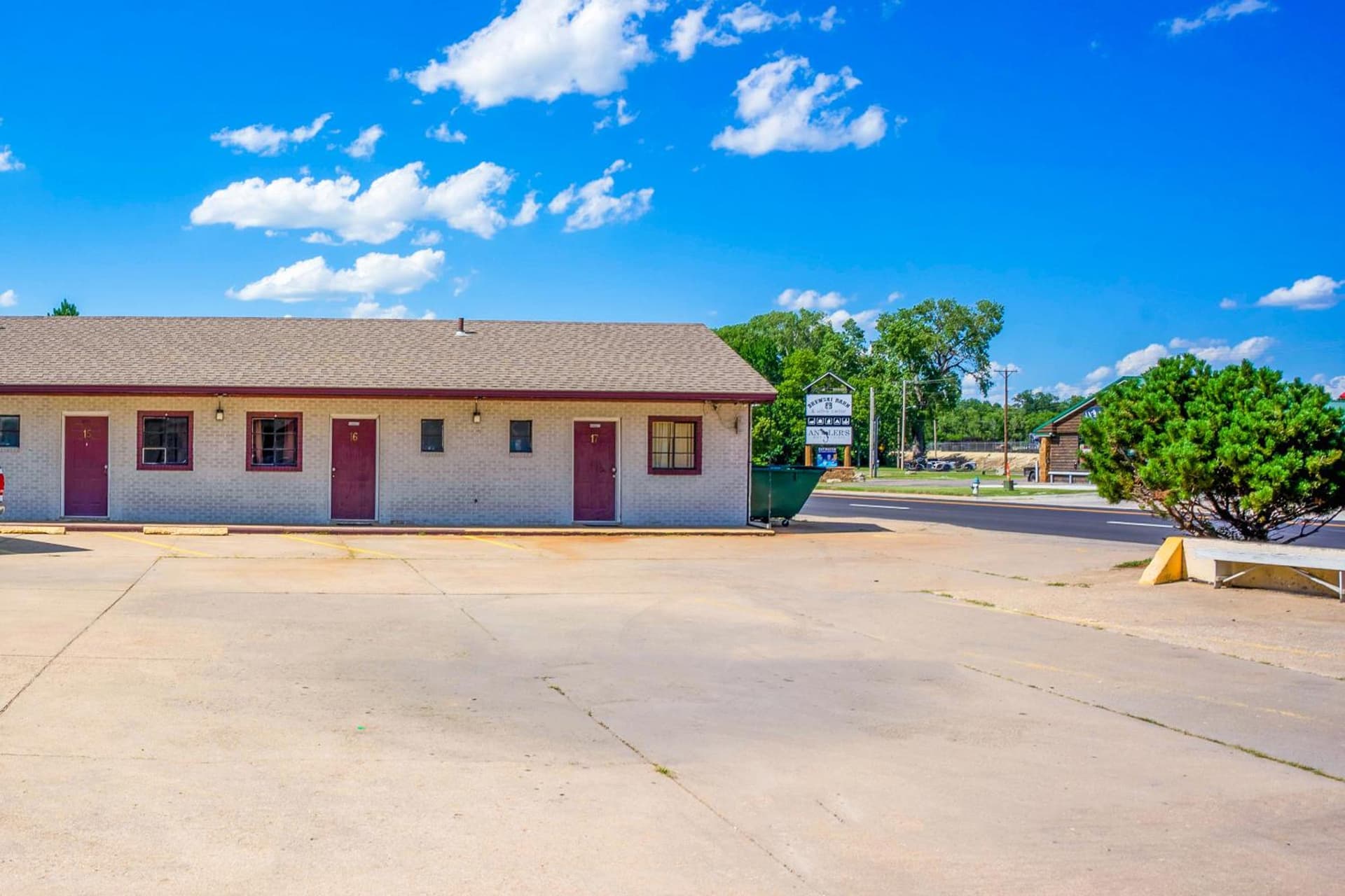 The Inn By OYO El Dorado Lake property views in El Dorado, KS — gallery photo 3