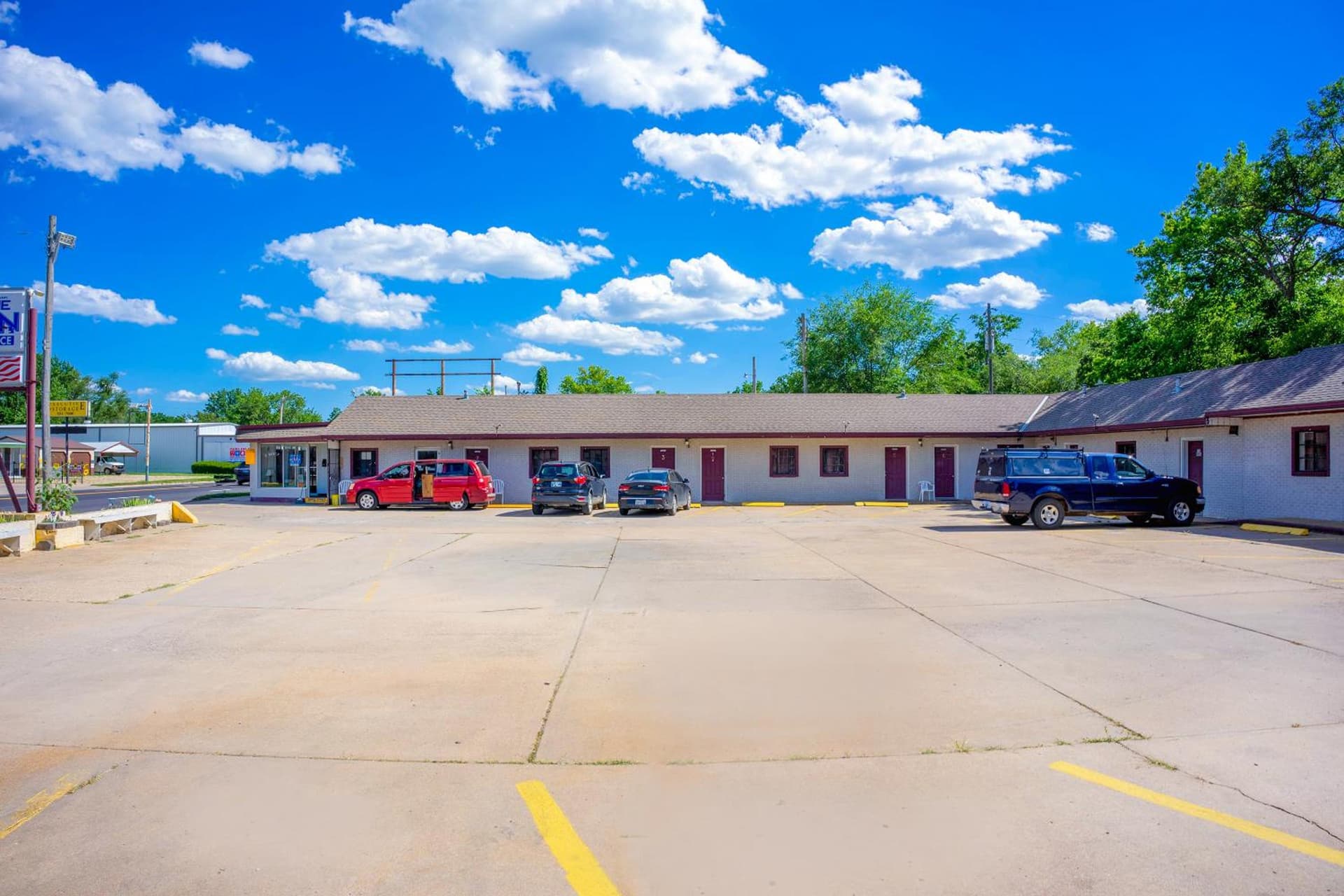The Inn By OYO El Dorado Lake interior in El Dorado, KS — gallery photo 2