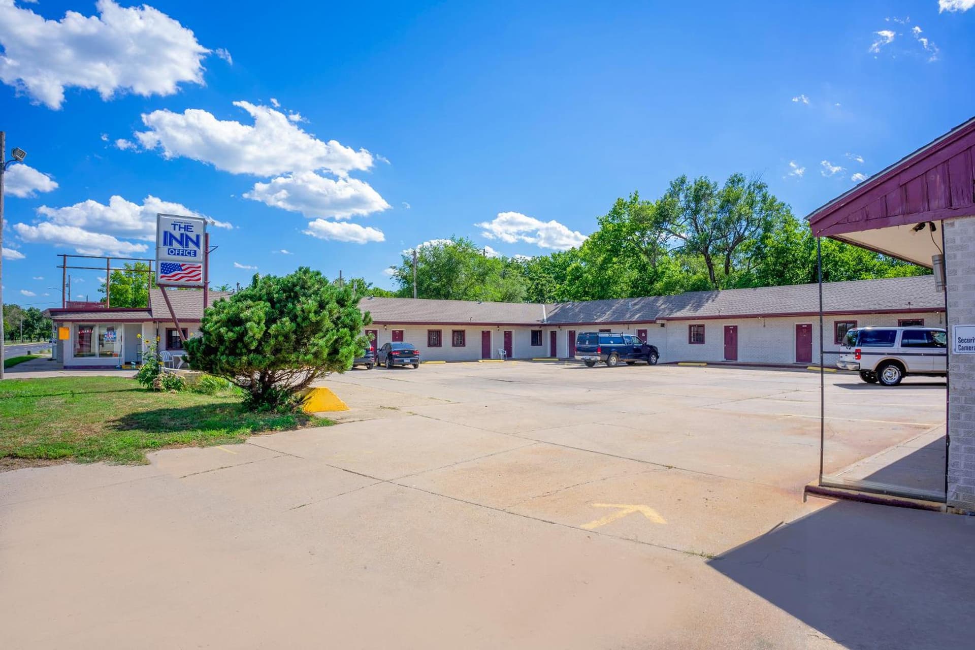 The Inn By OYO El Dorado Lake featured exterior or lobby in El Dorado, KS — similar hotel