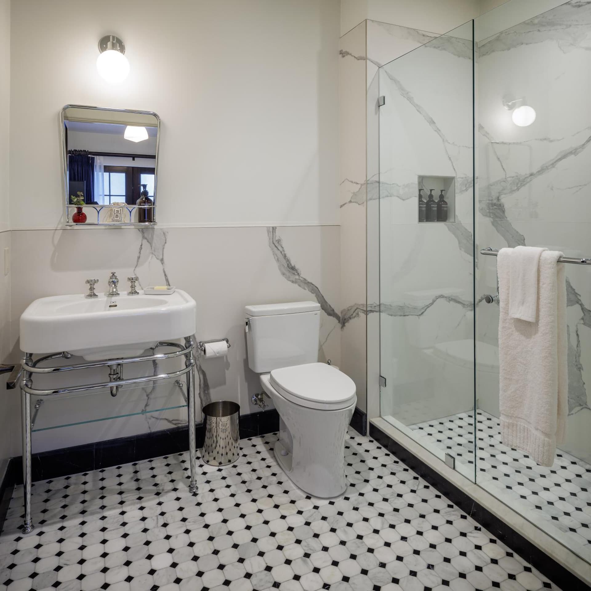 Hotel San Buena interior in Ventura, CA — gallery photo 2