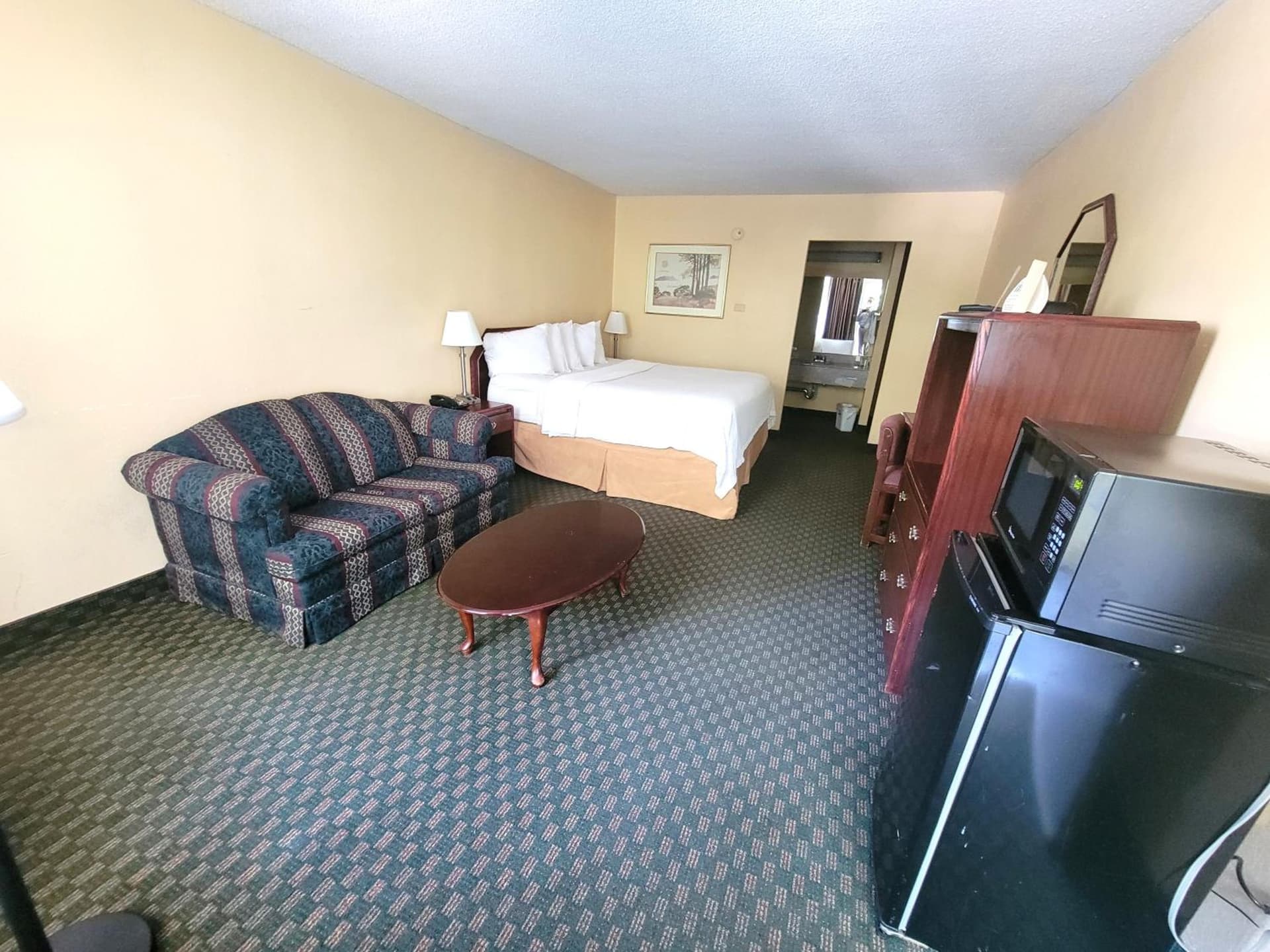 Days Inn by Wyndham Alexandria South gallery photo in Alexandria, VA — image 13