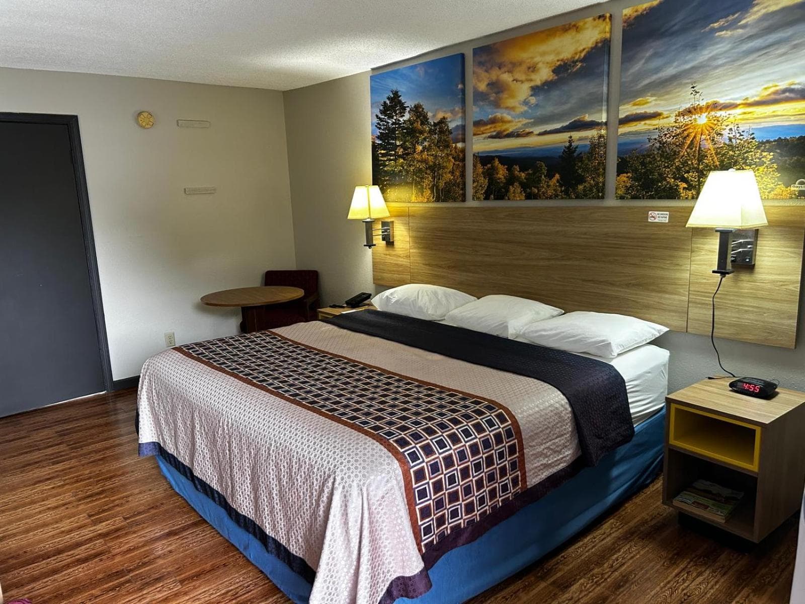 Days Inn by Wyndham Dahlonega University Area gallery photo in Dahlonega, GA — image 13