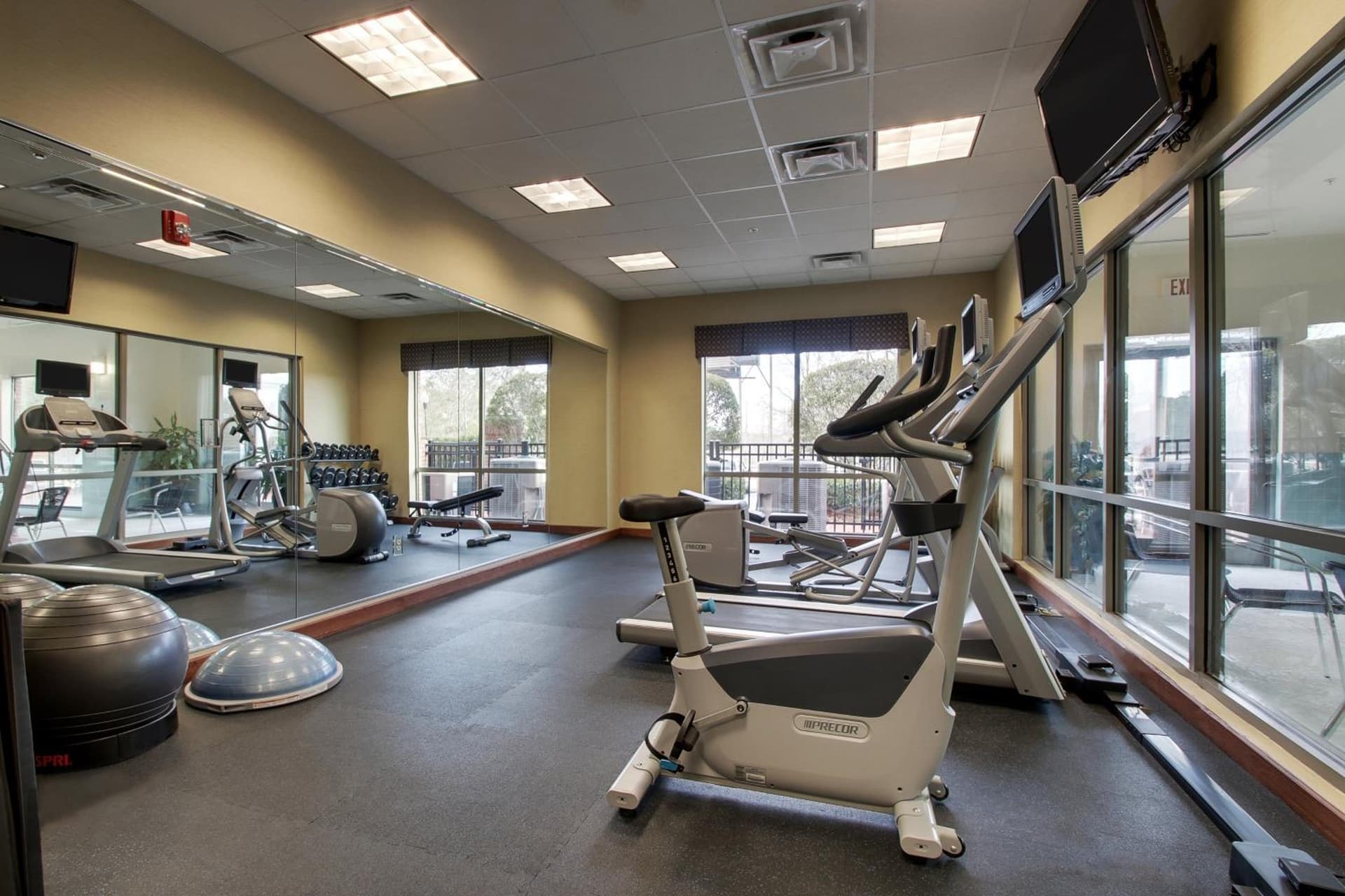 Holiday Inn Express Leland - Wilmington Area by IHG property views in Leland, NC — gallery photo 3