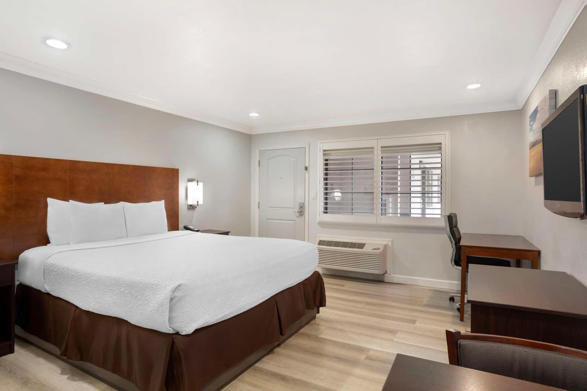 Best Western Inn gallery photo in Merced, CA — image 6