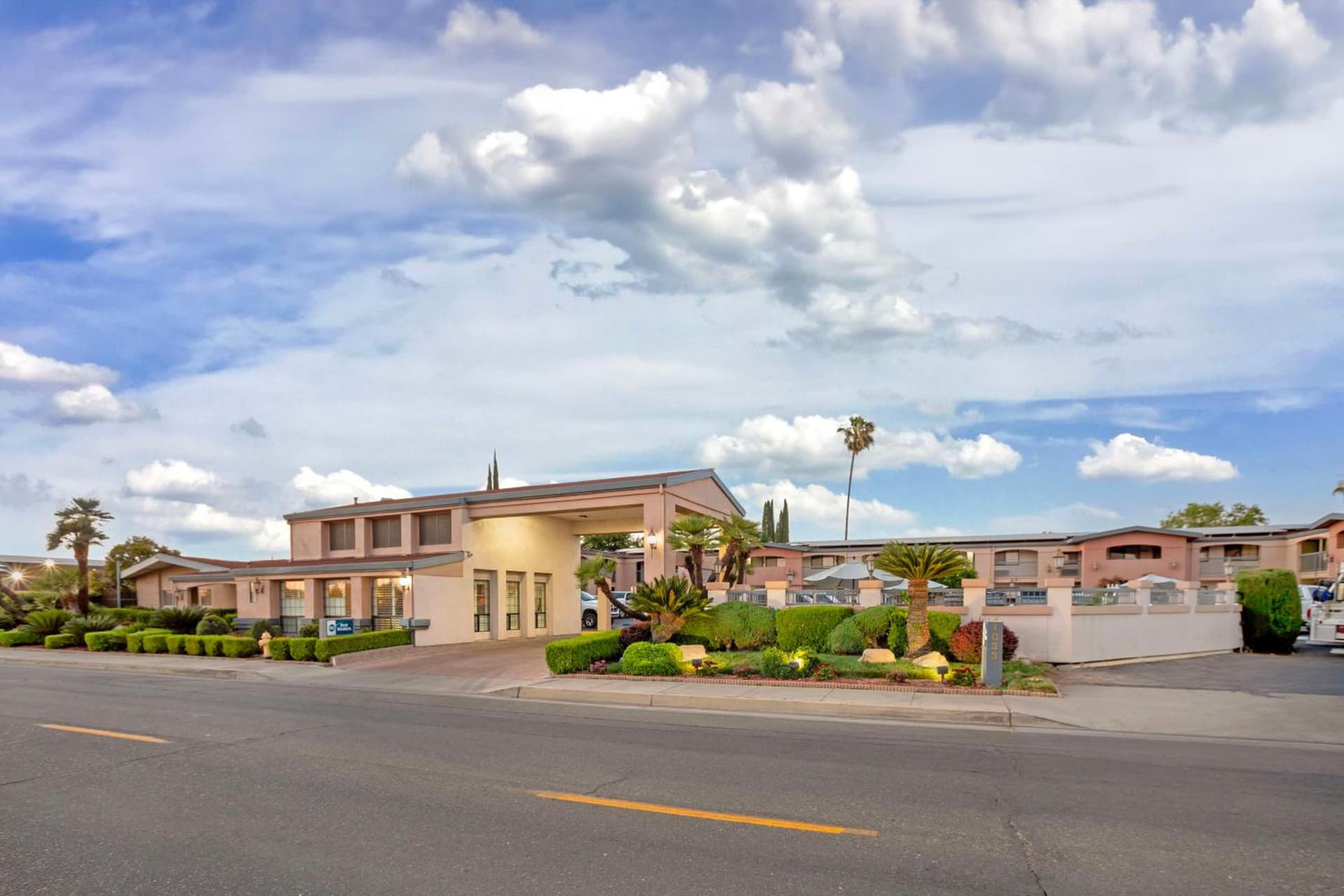 Best Western Inn gallery photo in Merced, CA — image 9