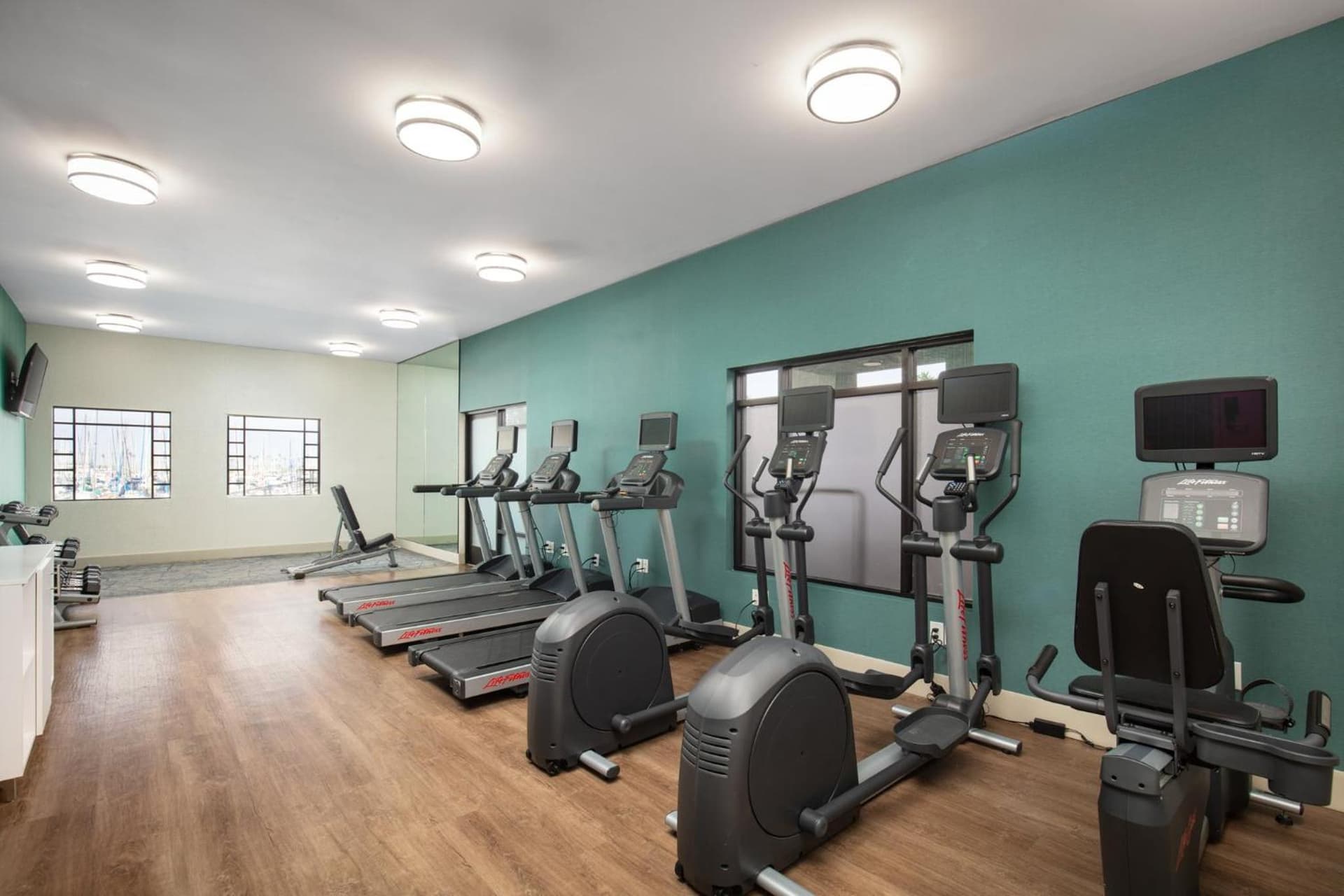 Holiday Inn Express Hotel & Suites Ventura Harbor by IHG gallery photo in Ventura, CA — image 28
