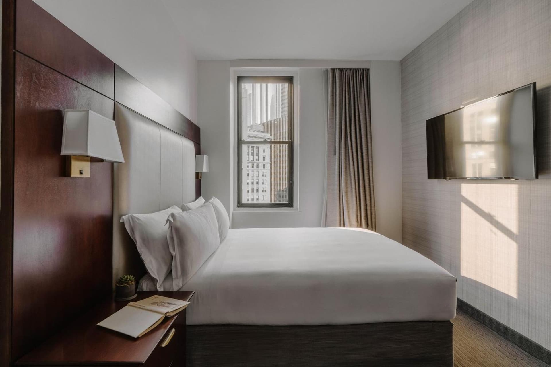 Club Quarters Hotel Wacker at Michigan, Chicago gallery photo in Chicago, IL — image 48