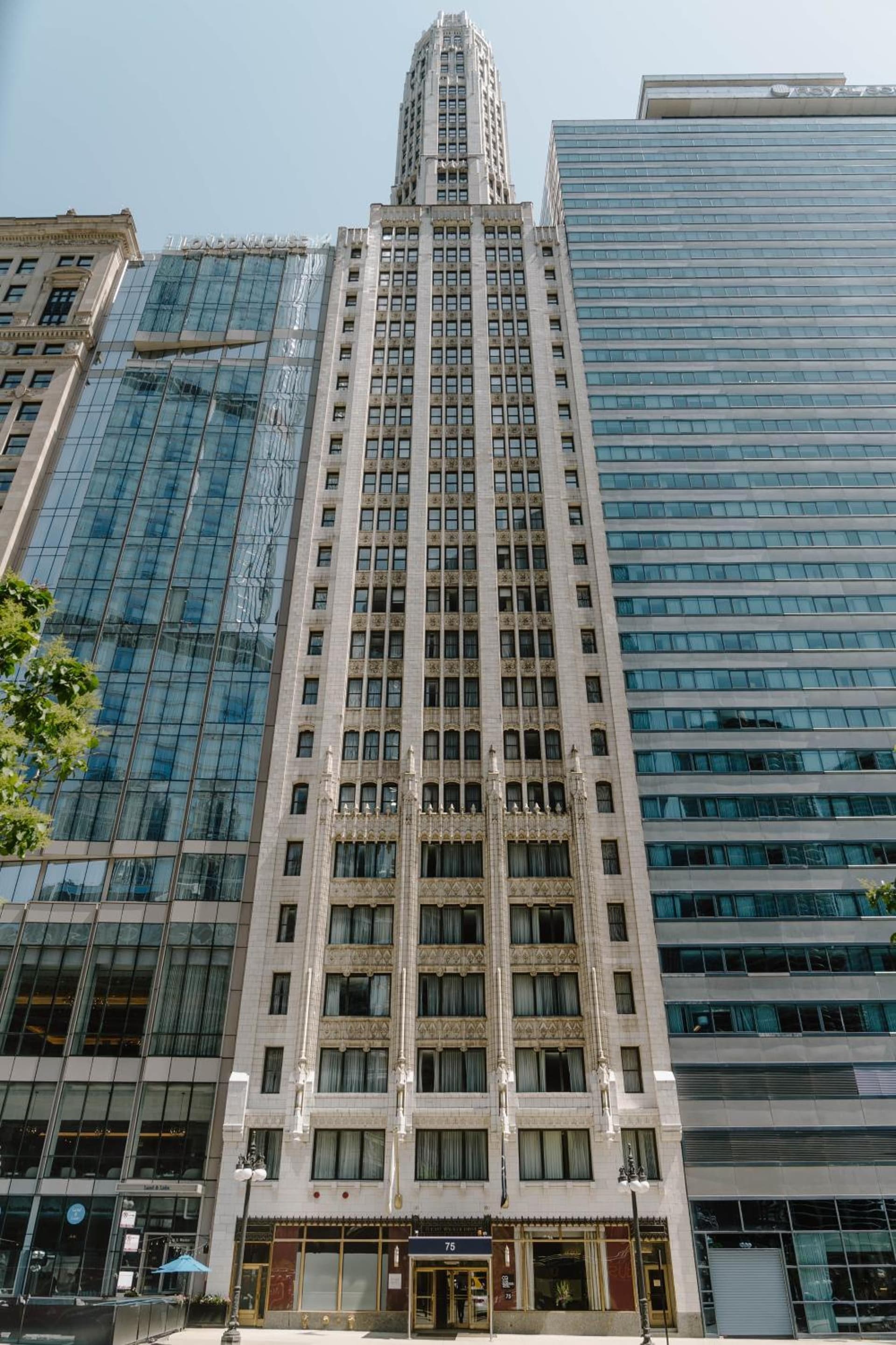 Club Quarters Hotel Wacker at Michigan, Chicago gallery photo in Chicago, IL — image 64