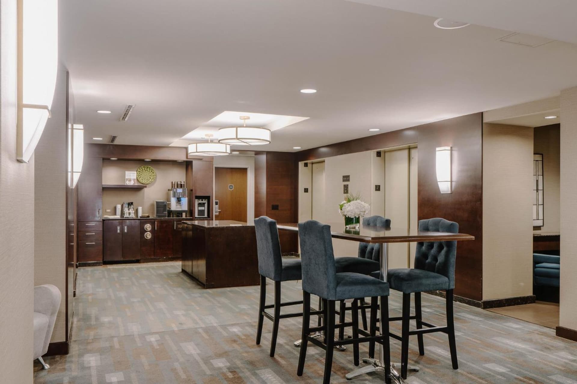 Club Quarters Hotel Wacker at Michigan, Chicago gallery photo in Chicago, IL — image 47