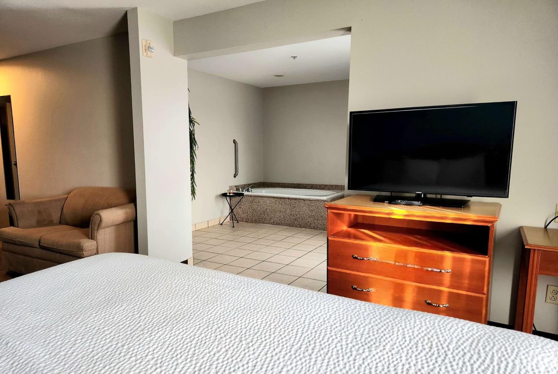Days Inn & Suites by Wyndham Thibodaux gallery photo in Thibodaux, LA — image 54
