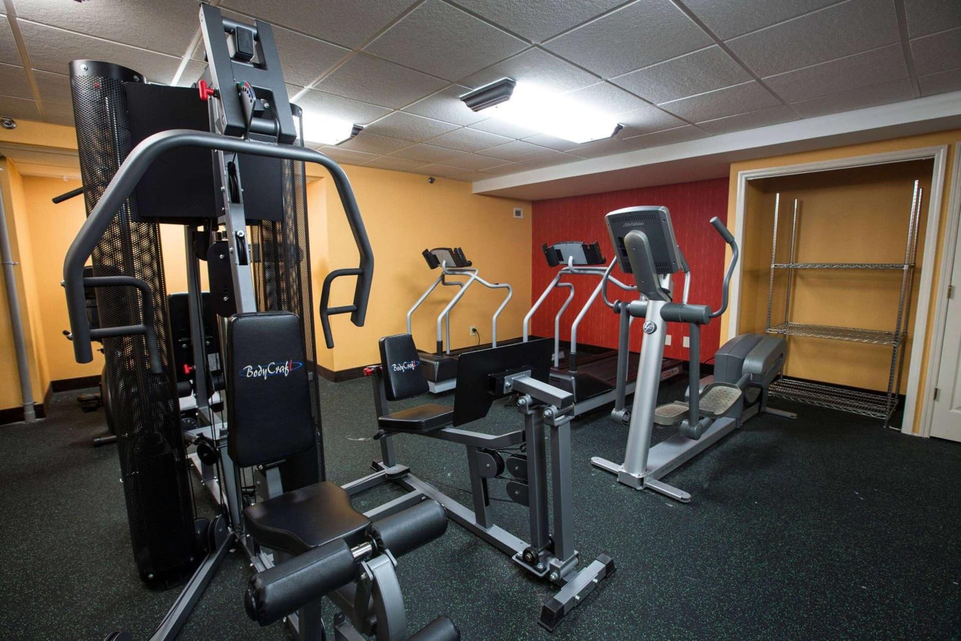 Travelodge by Wyndham Absecon Atlantic City interior in Absecon, NJ — gallery photo 2