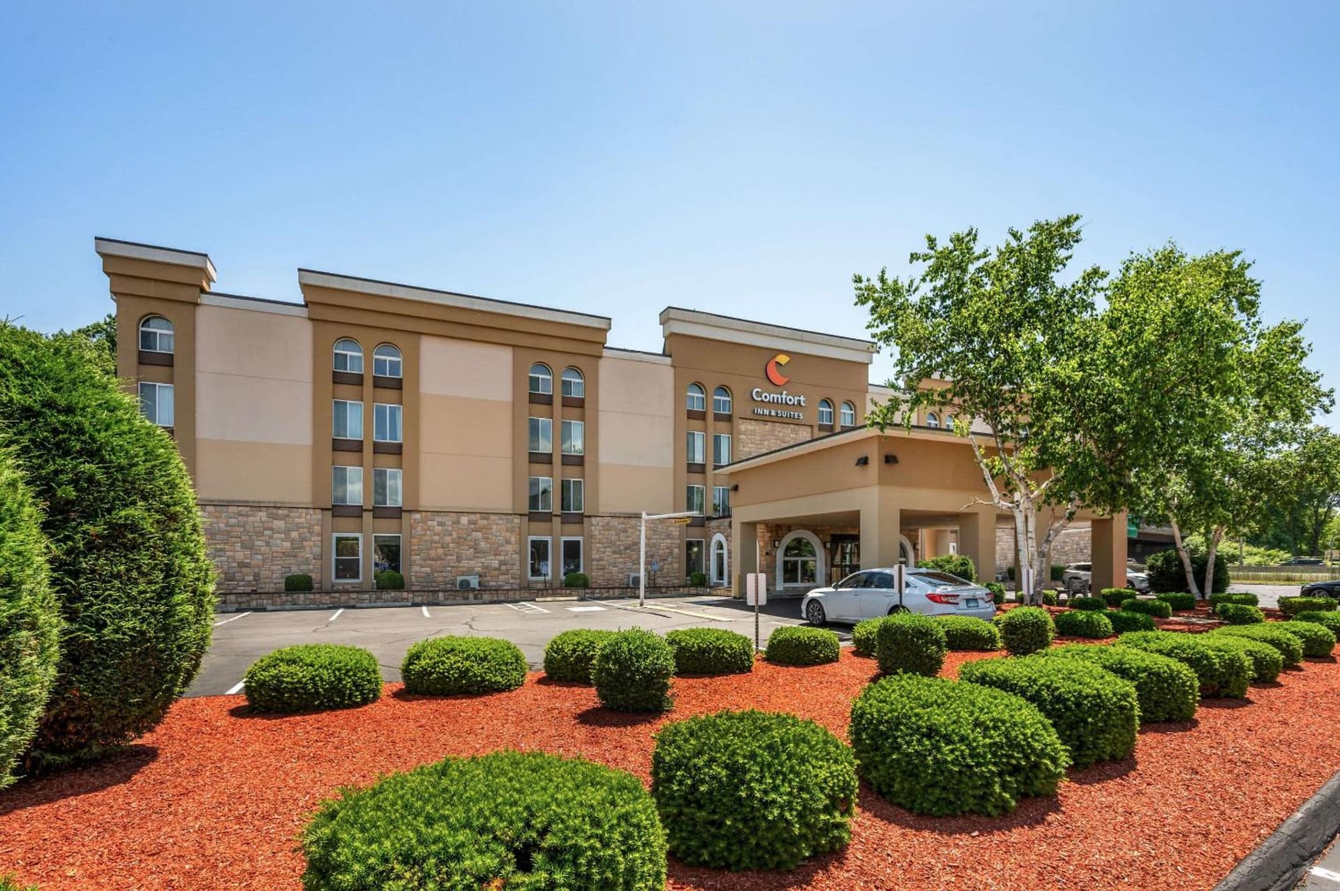 Comfort Inn & Suites East Hartford - Hartford interior in East Hartford — gallery photo 2