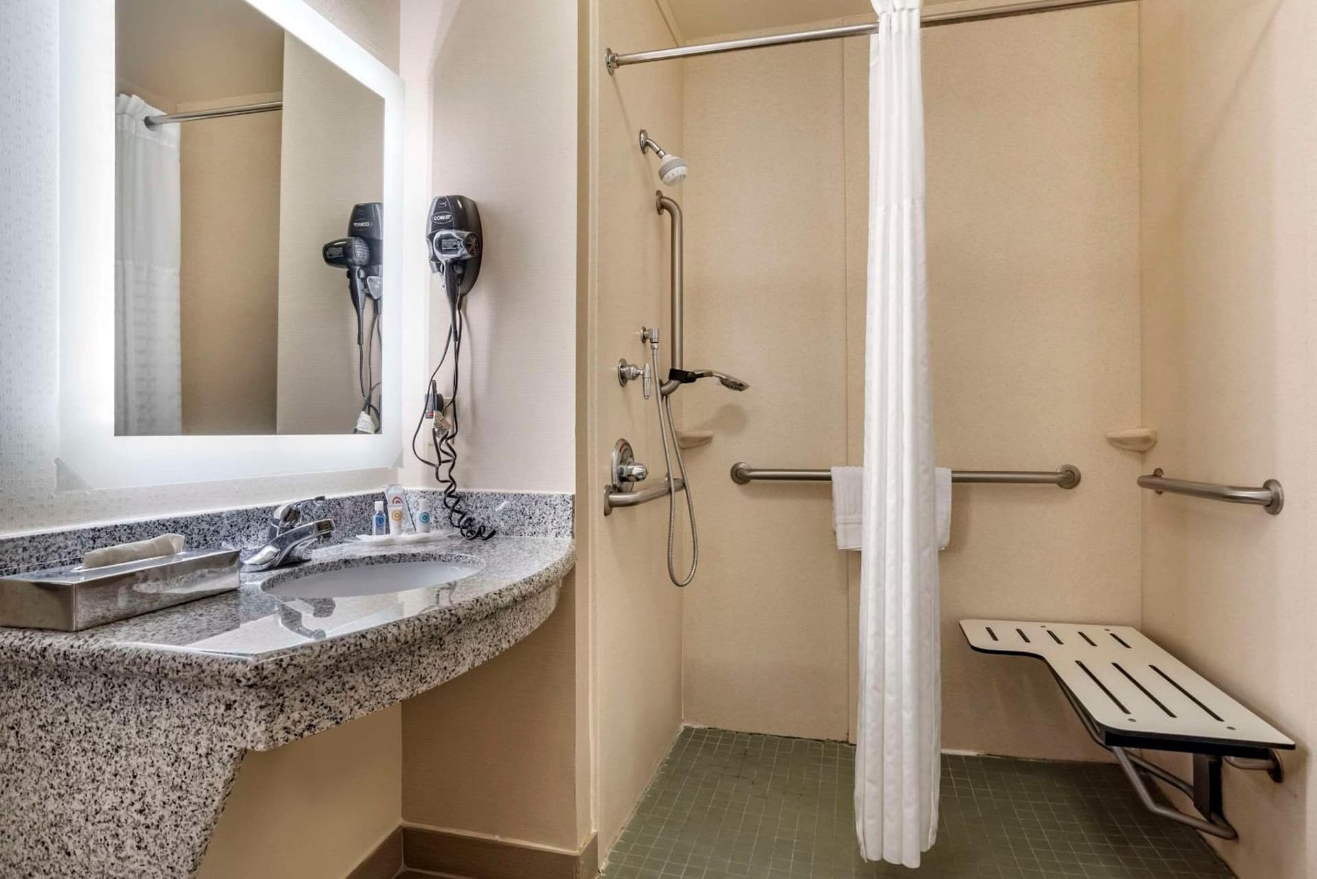 Comfort Suites Flowood - Jackson Airport gallery photo in Luckney, MS — image 25