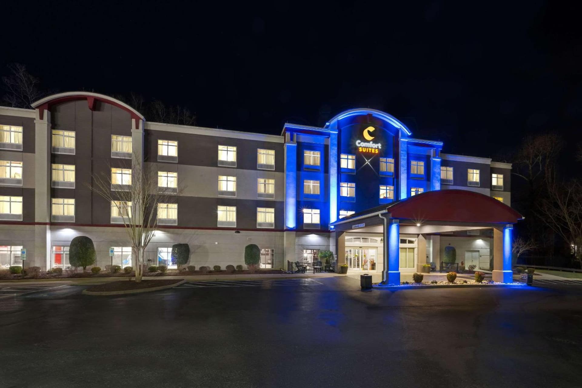 Comfort Suites Williamsburg Historic Area property views in Williamsburg, VA — gallery photo 3
