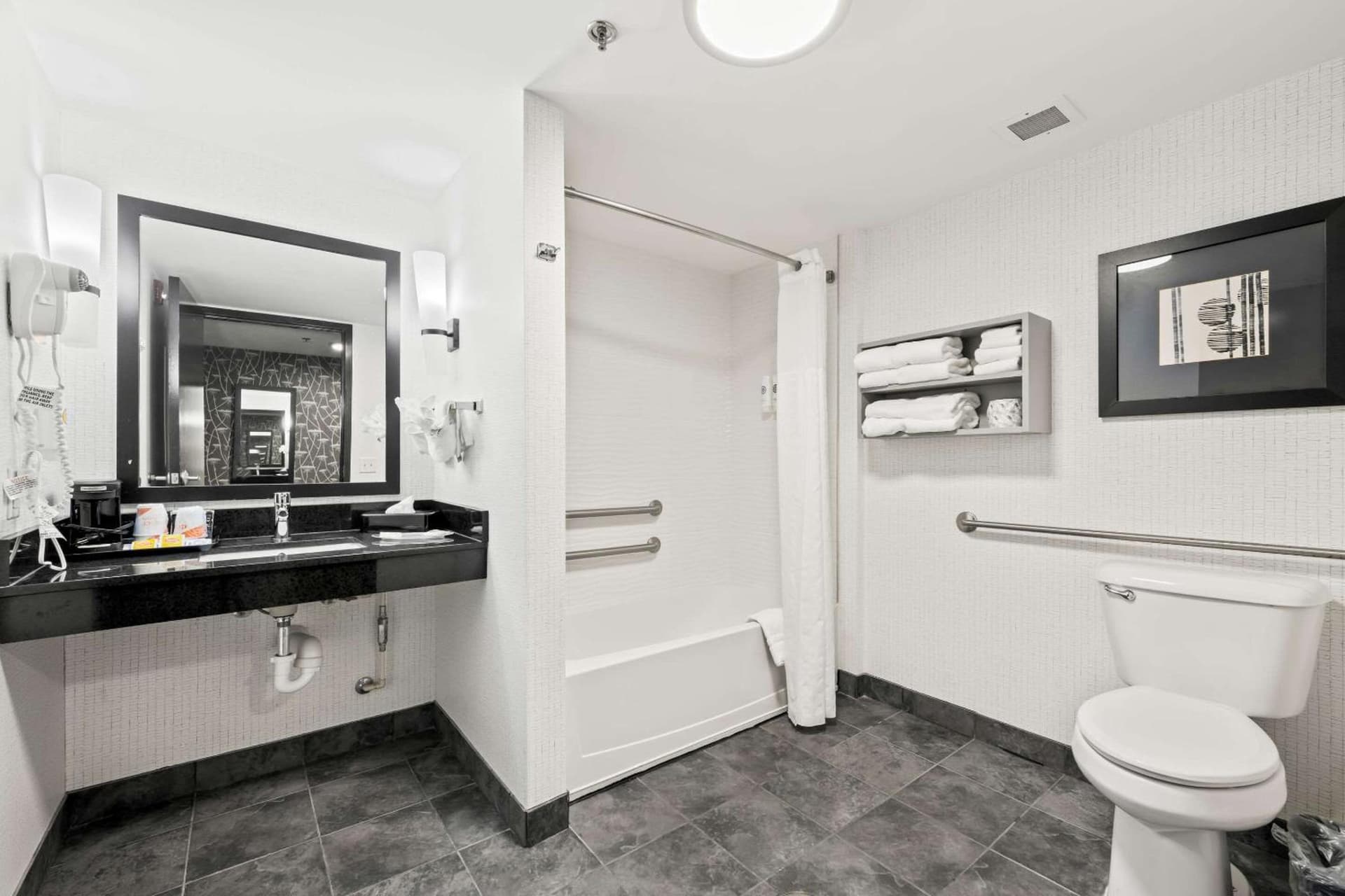 Comfort Suites Williamsburg Historic Area gallery photo in Williamsburg, VA — image 15