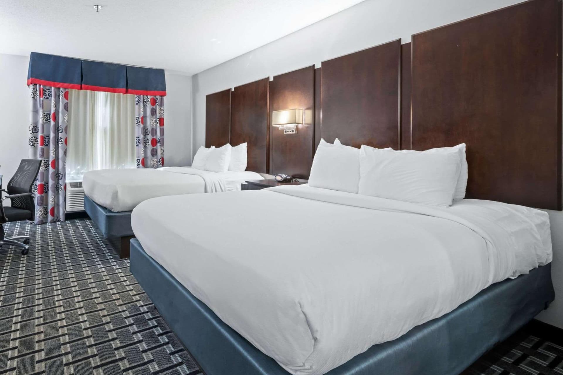Comfort Suites Williamsburg Historic Area gallery photo in Williamsburg, VA — image 11