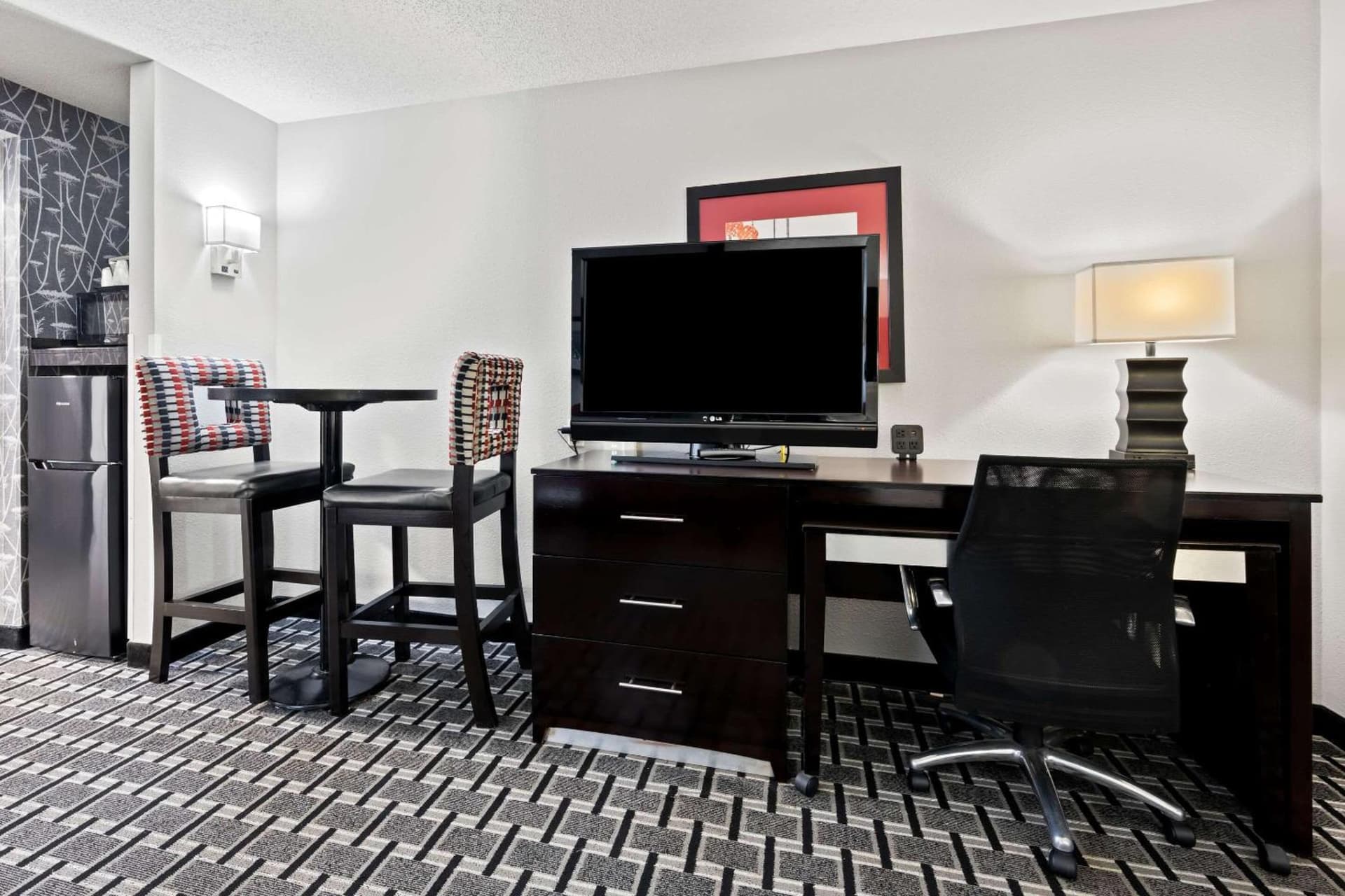 Comfort Suites Williamsburg Historic Area gallery photo in Williamsburg, VA — image 23