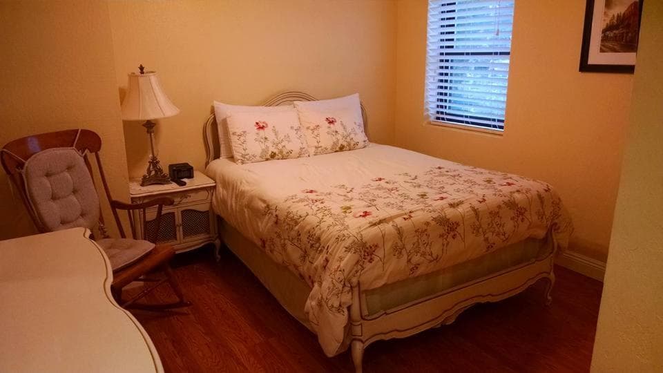 Historic Cary House Hotel interior in Placerville, CA — gallery photo 2