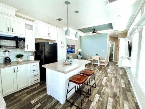 Camp Margaritaville Auburndale RV Resort and Cabana Cabins gallery photo in Auburndale, FL — image 6