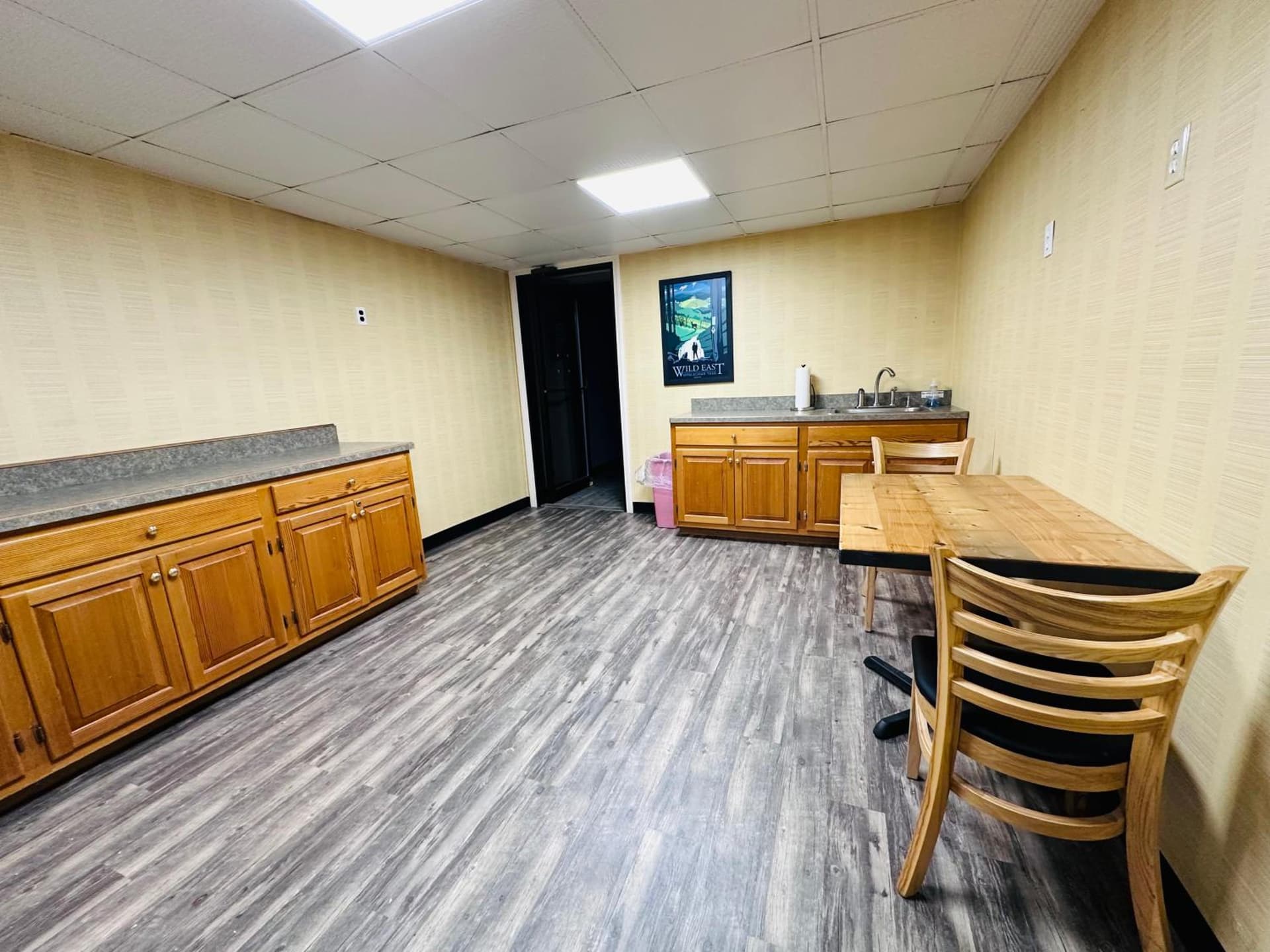 Pamola Motor Lodge interior in Millinocket — gallery photo 2