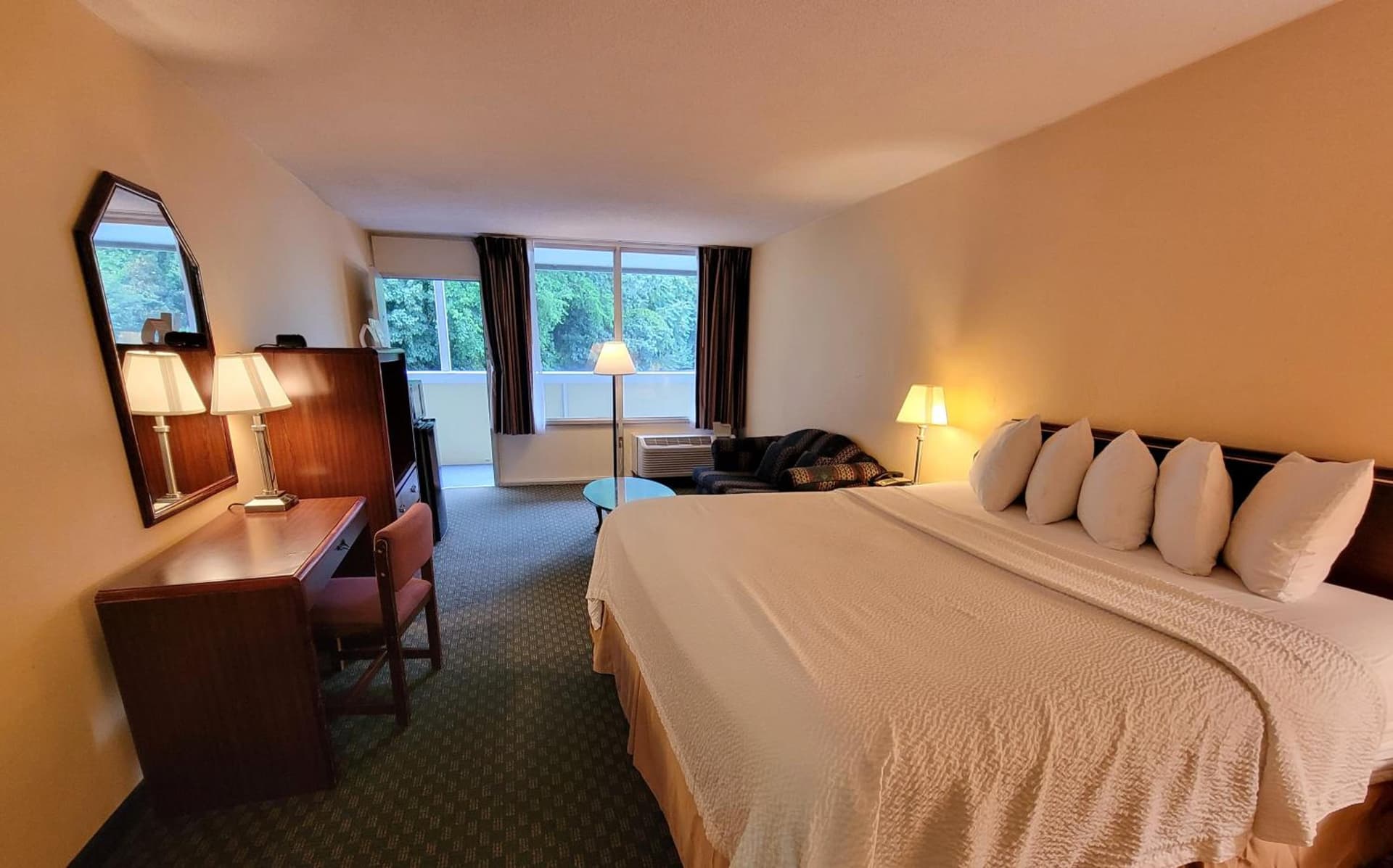 Days Inn by Wyndham Alexandria South gallery photo in Alexandria, VA — image 4