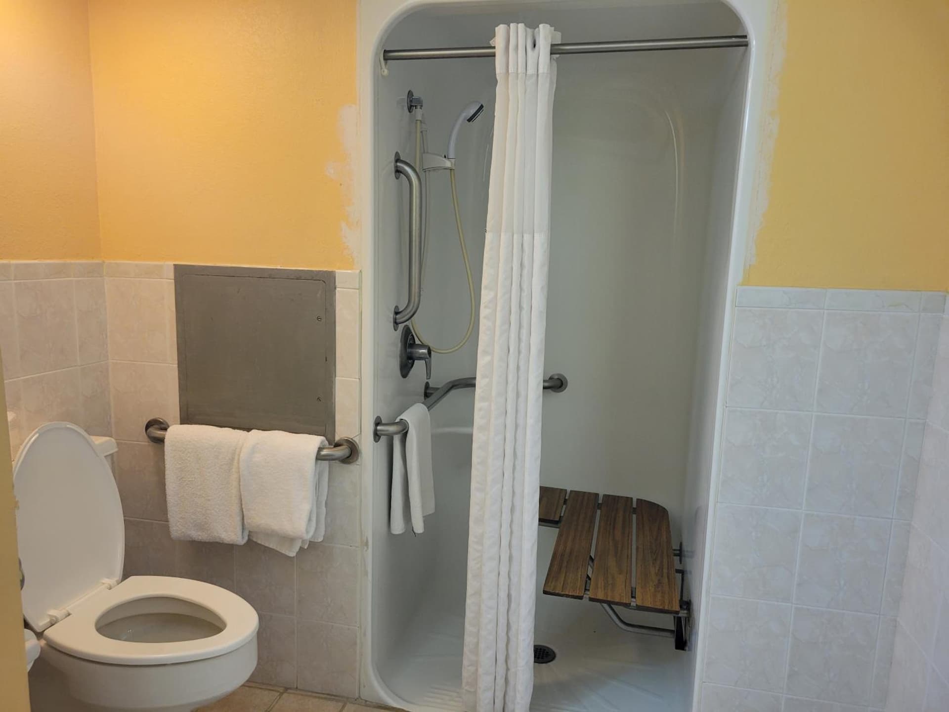 Days Inn by Wyndham Alexandria South gallery photo in Alexandria, VA — image 23