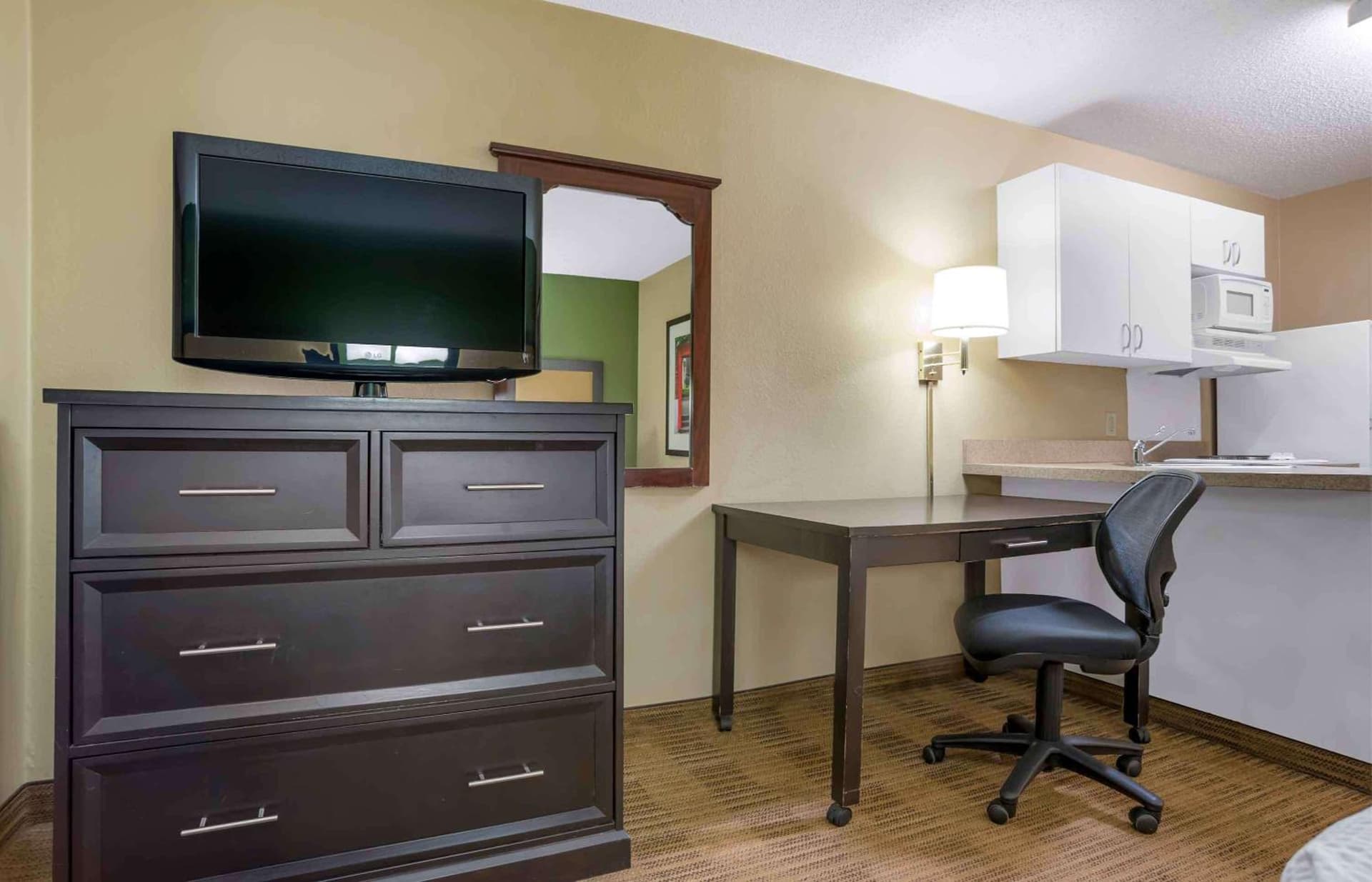 Extended Stay America Suites - Mobile - Spring Hill gallery photo in Mobile, AL — image 29