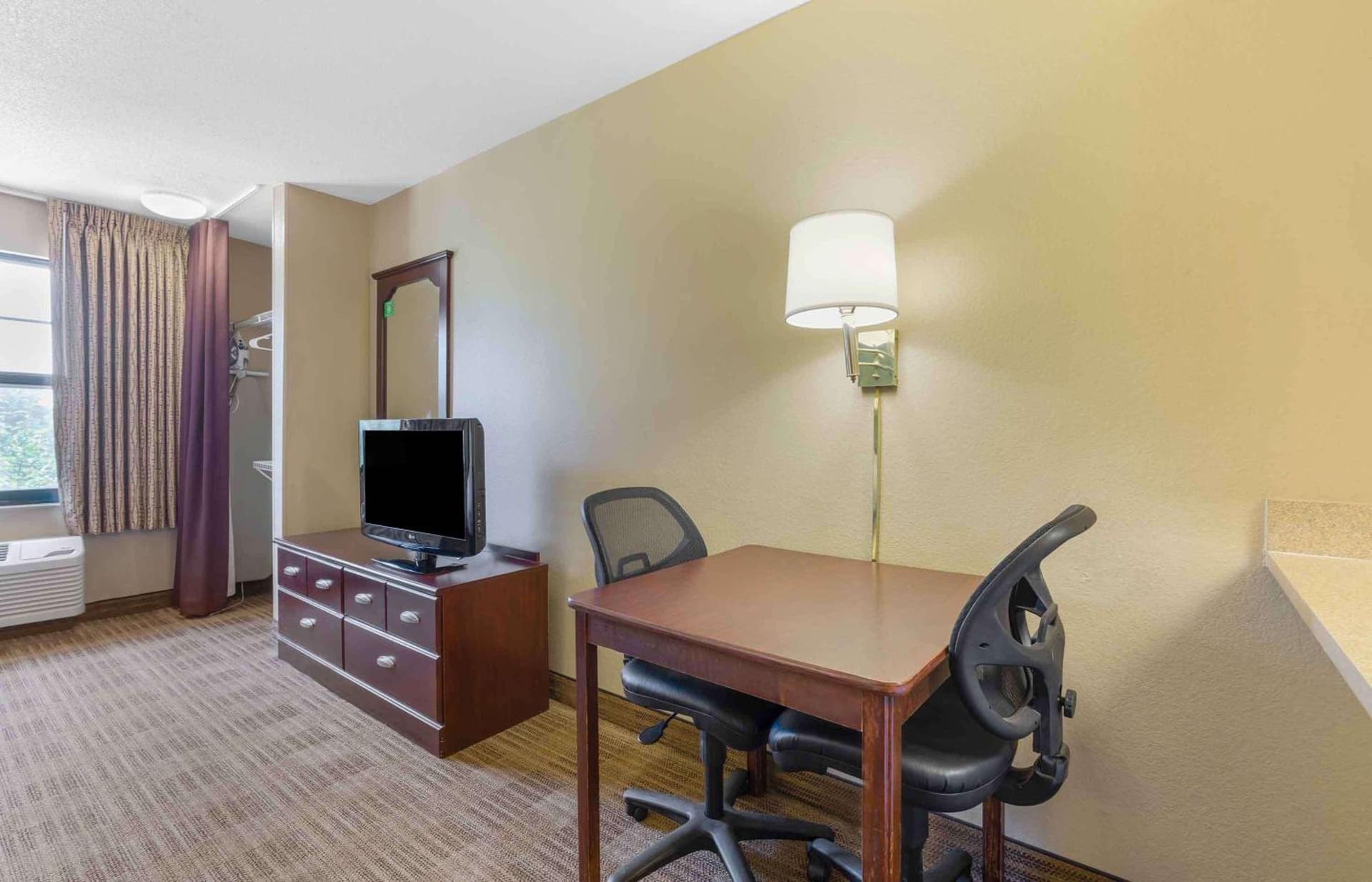 Extended Stay America Suites - Mobile - Spring Hill gallery photo in Mobile, AL — image 19