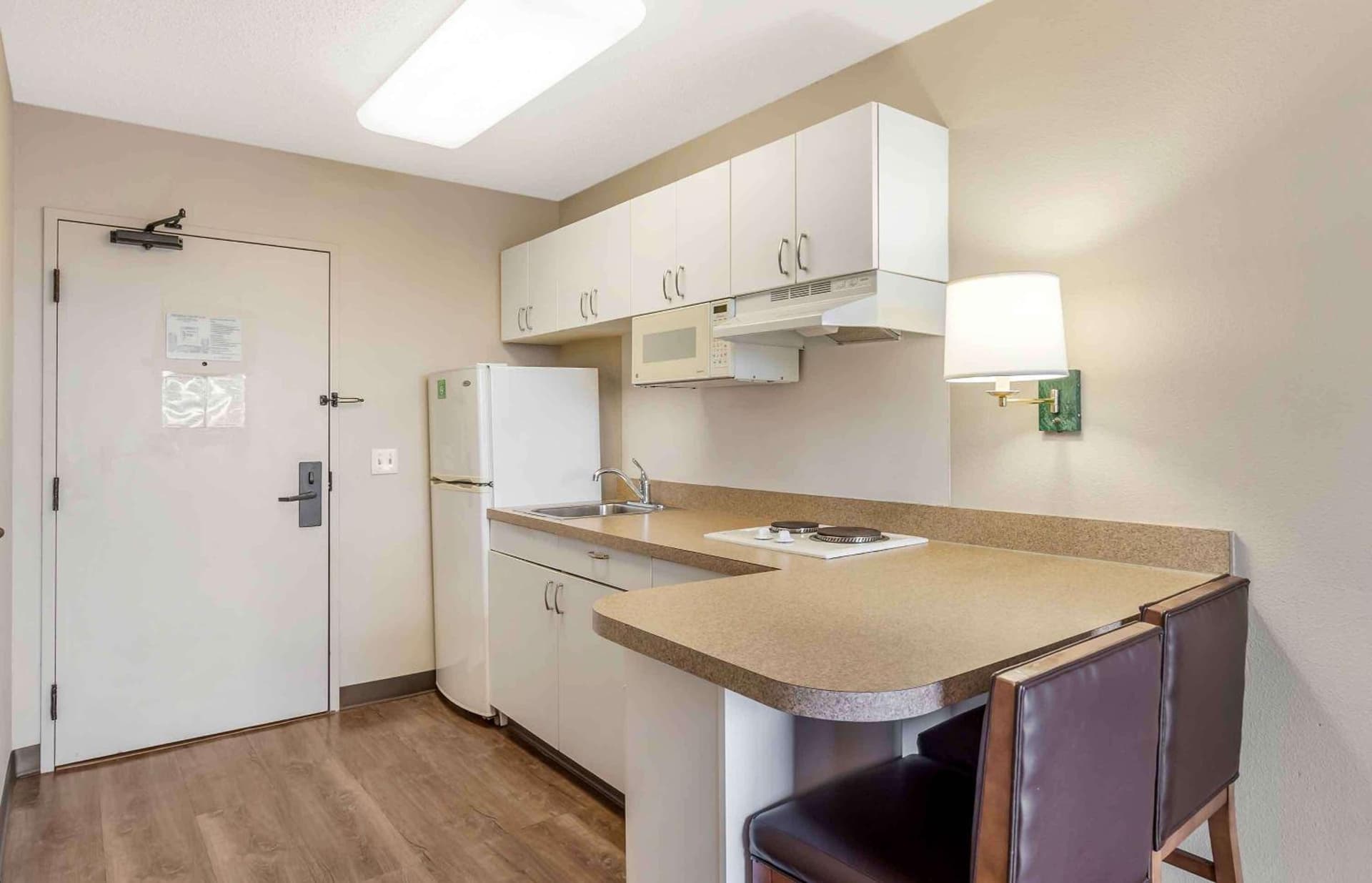 Extended Stay America Select Suites - Chicago - Naperville - East gallery photo in Naperville, IL — image 51