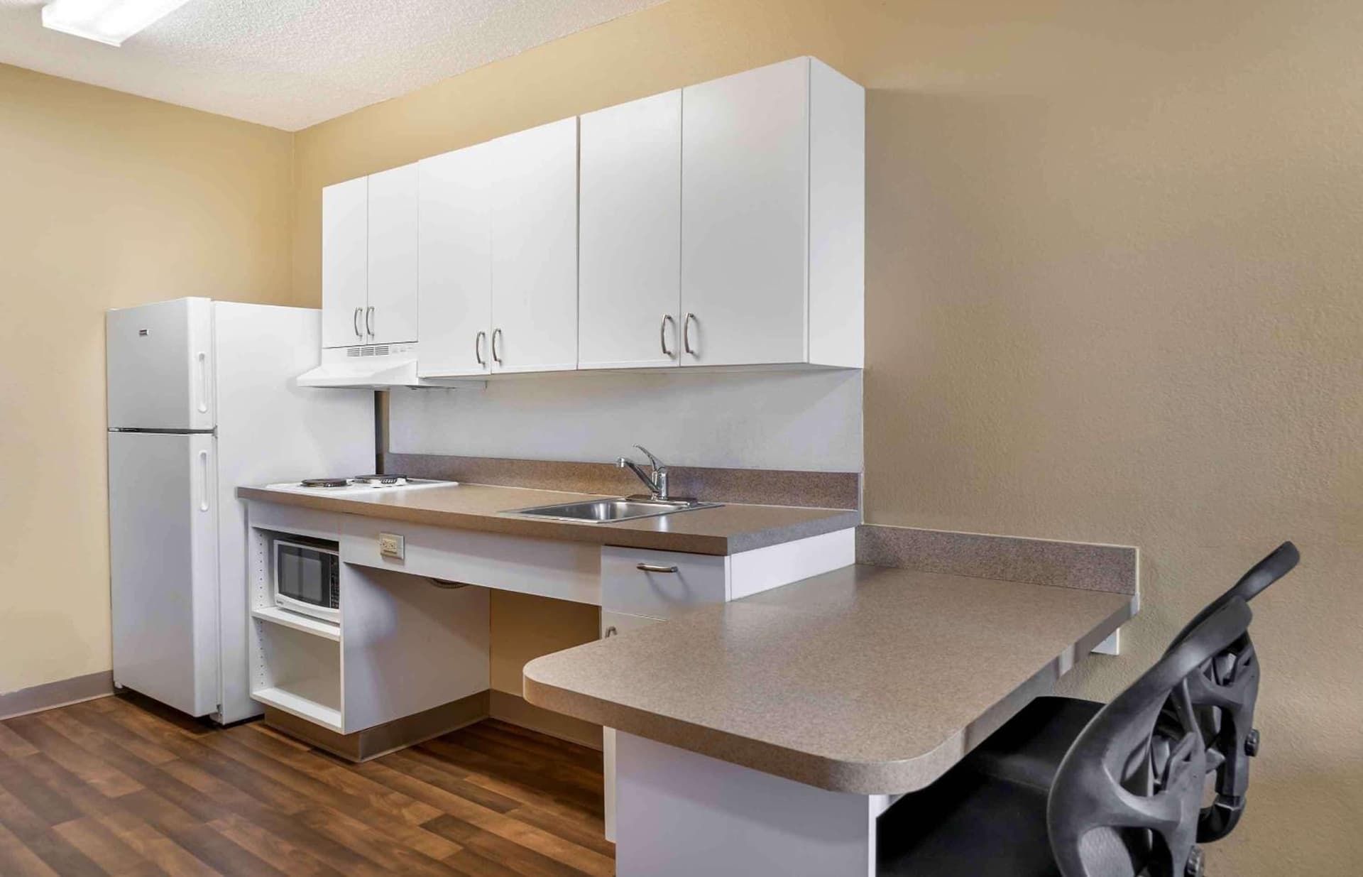 Extended Stay America Select Suites - Chicago - Naperville - East gallery photo in Naperville, IL — image 52