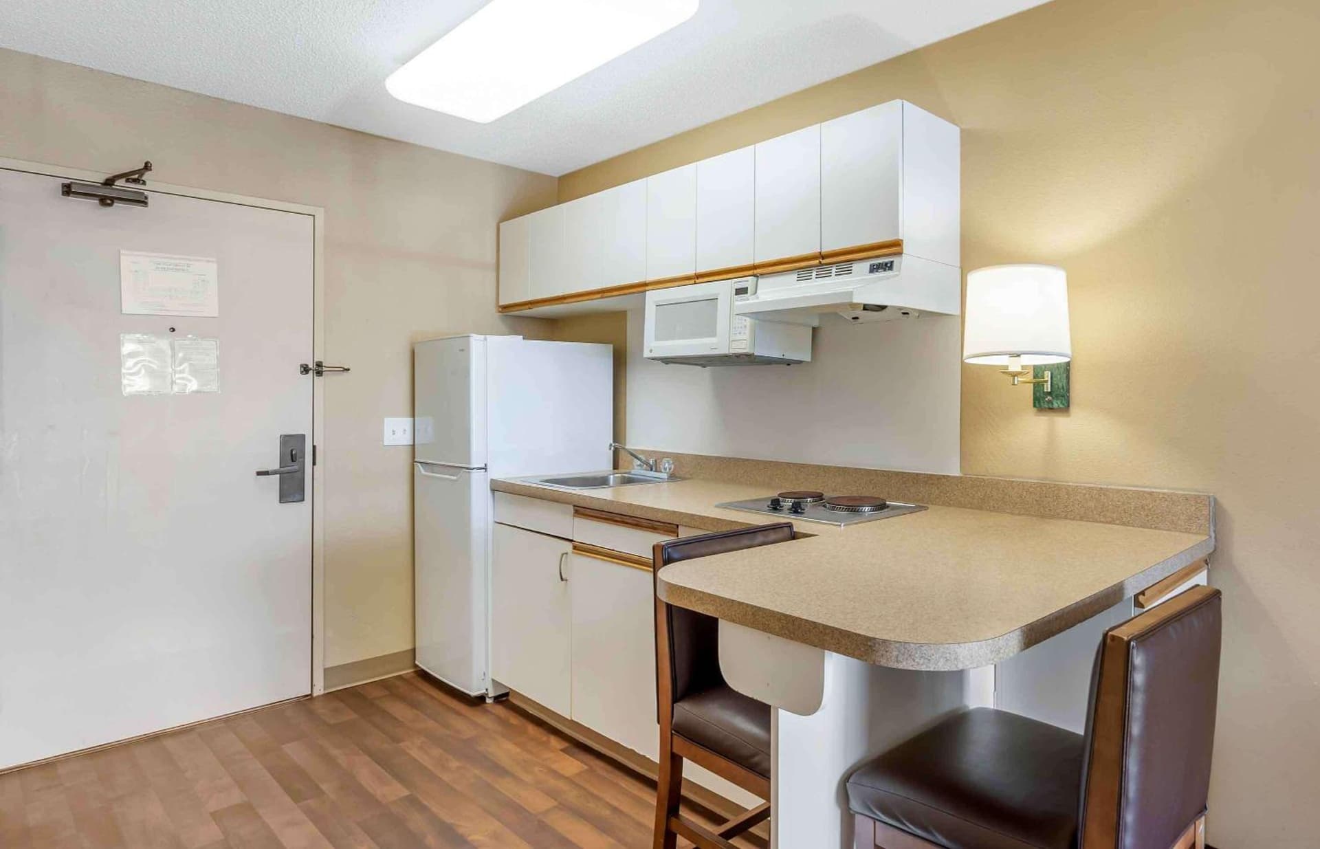 Extended Stay America Select Suites - Chicago - Naperville - East gallery photo in Naperville, IL — image 48
