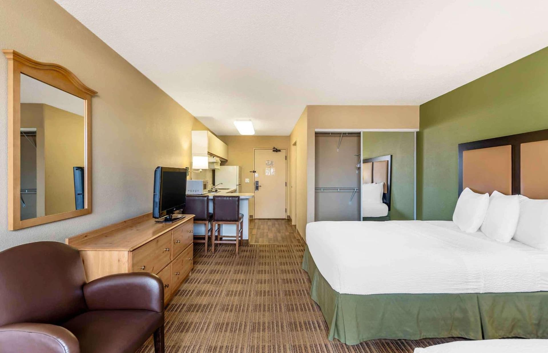 Extended Stay America Select Suites - Chicago - Naperville - East gallery photo in Naperville, IL — image 23