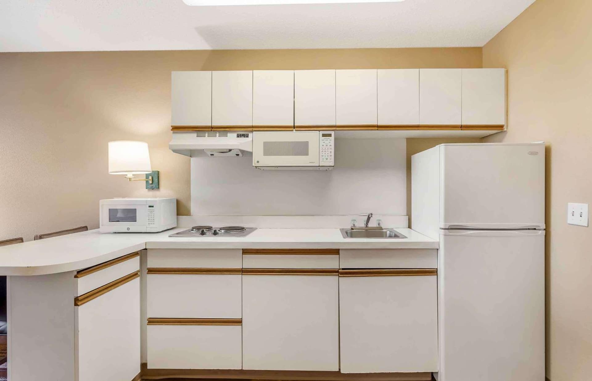 Extended Stay America Select Suites - Chicago - Naperville - East gallery photo in Naperville, IL — image 56