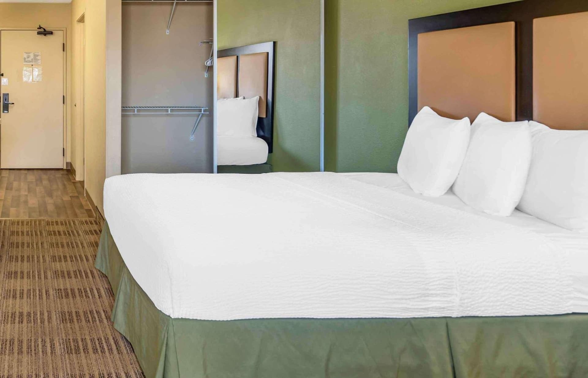 Extended Stay America Select Suites - Chicago - Naperville - East property views in Naperville, IL — gallery photo 3