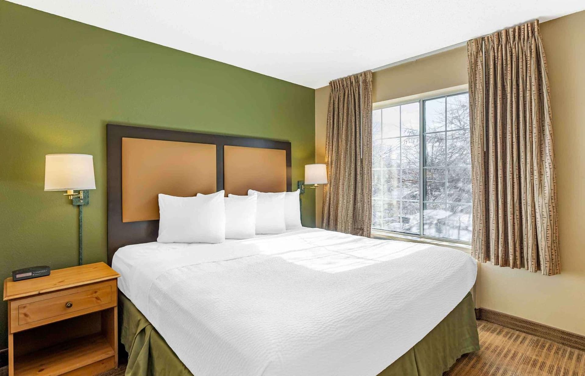 Extended Stay America Select Suites - Chicago - Naperville - East interior in Naperville, IL — gallery photo 2