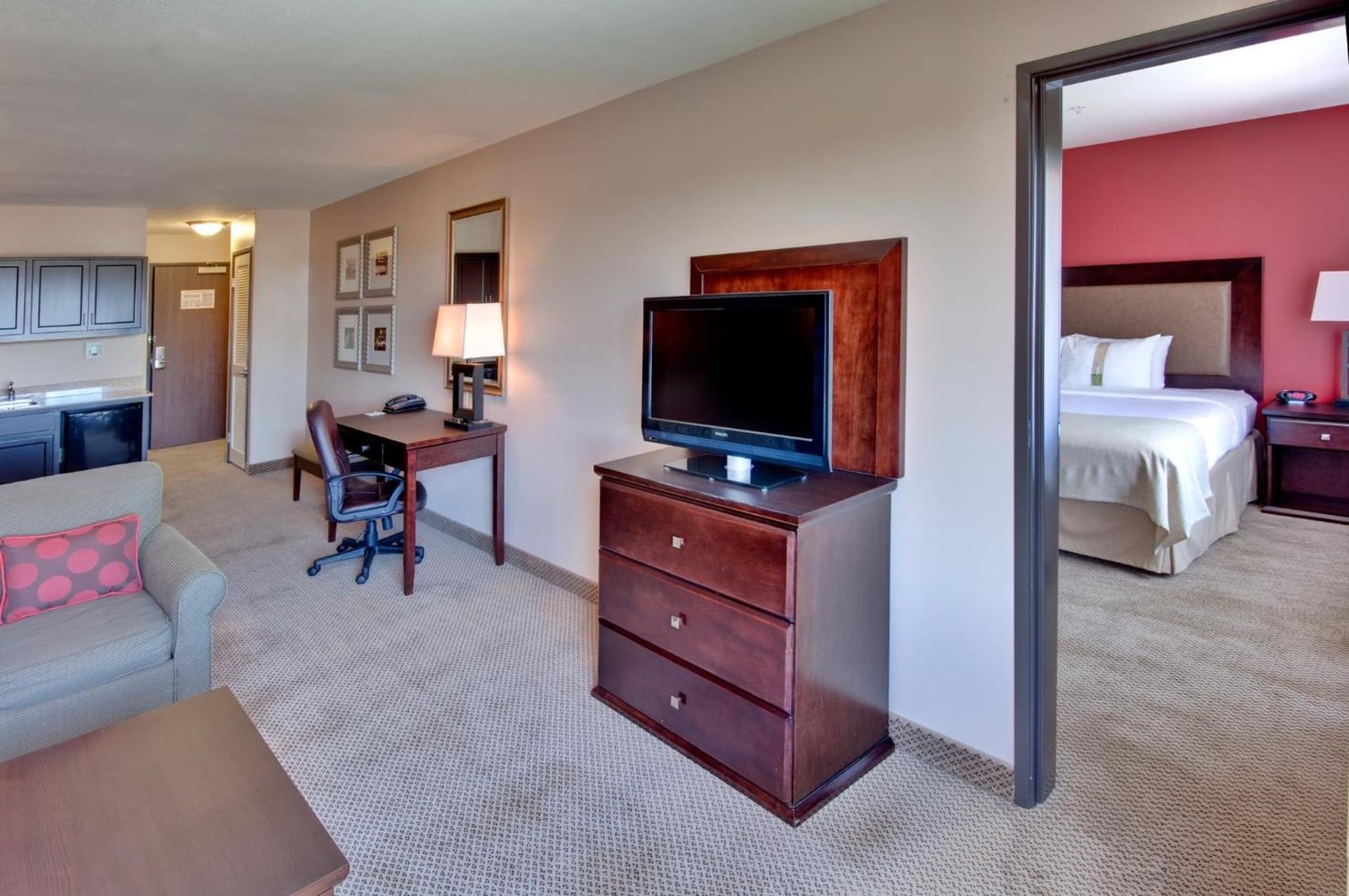 Holiday Inn & Suites Bakersfield by IHG gallery photo in Bakersfield, CA — image 20