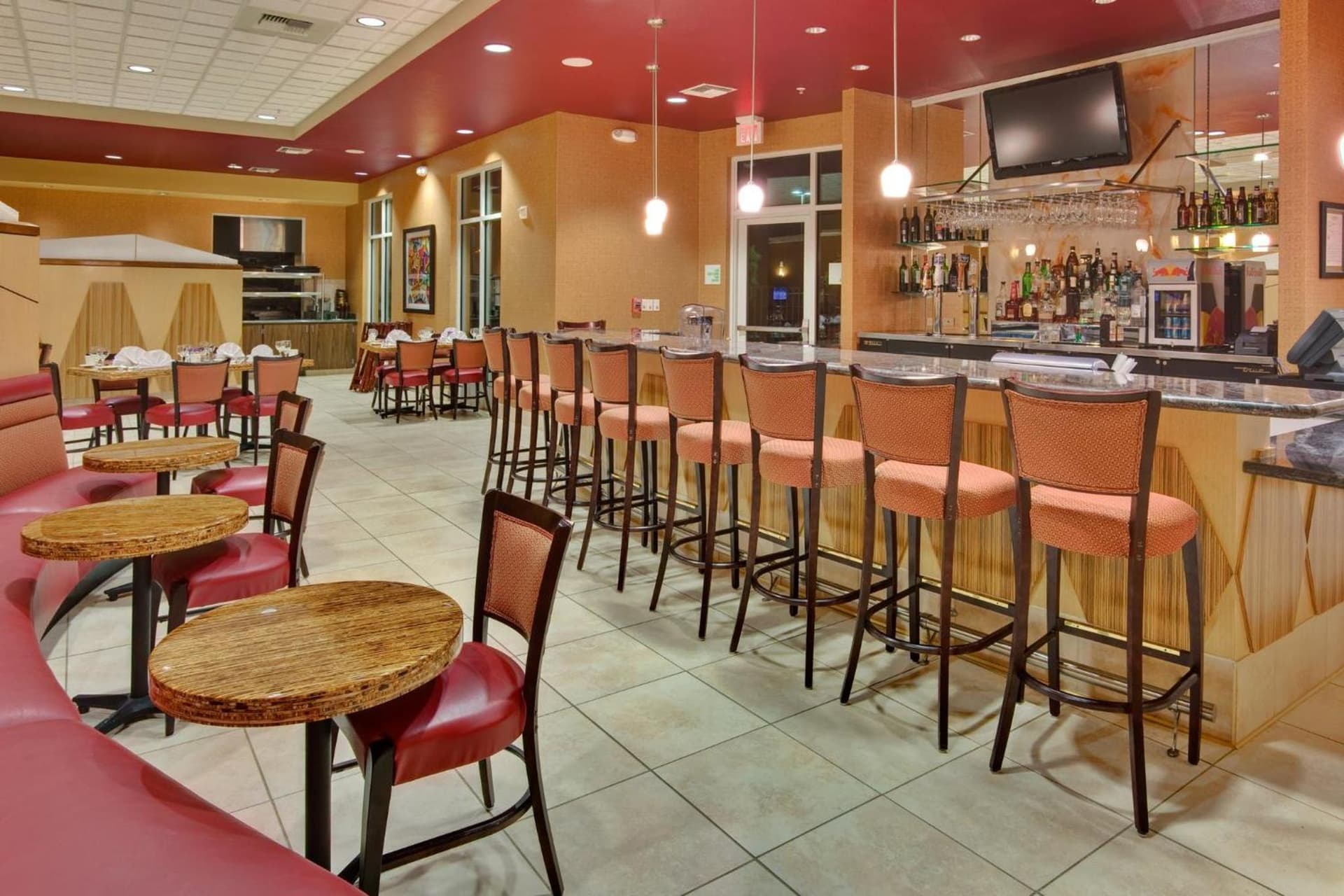 Holiday Inn & Suites Bakersfield by IHG gallery photo in Bakersfield, CA — image 12