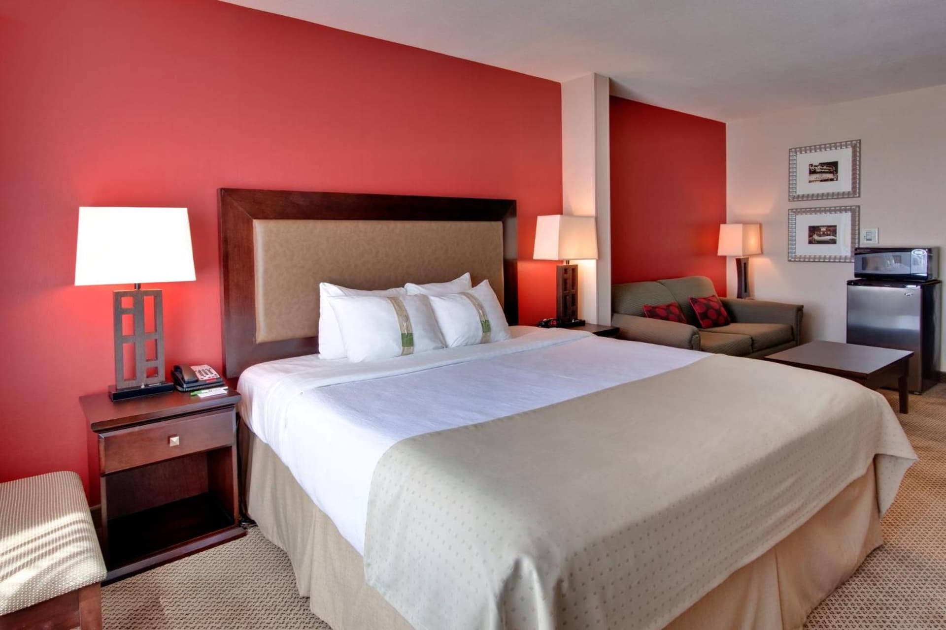 Holiday Inn & Suites Bakersfield by IHG gallery photo in Bakersfield, CA — image 30