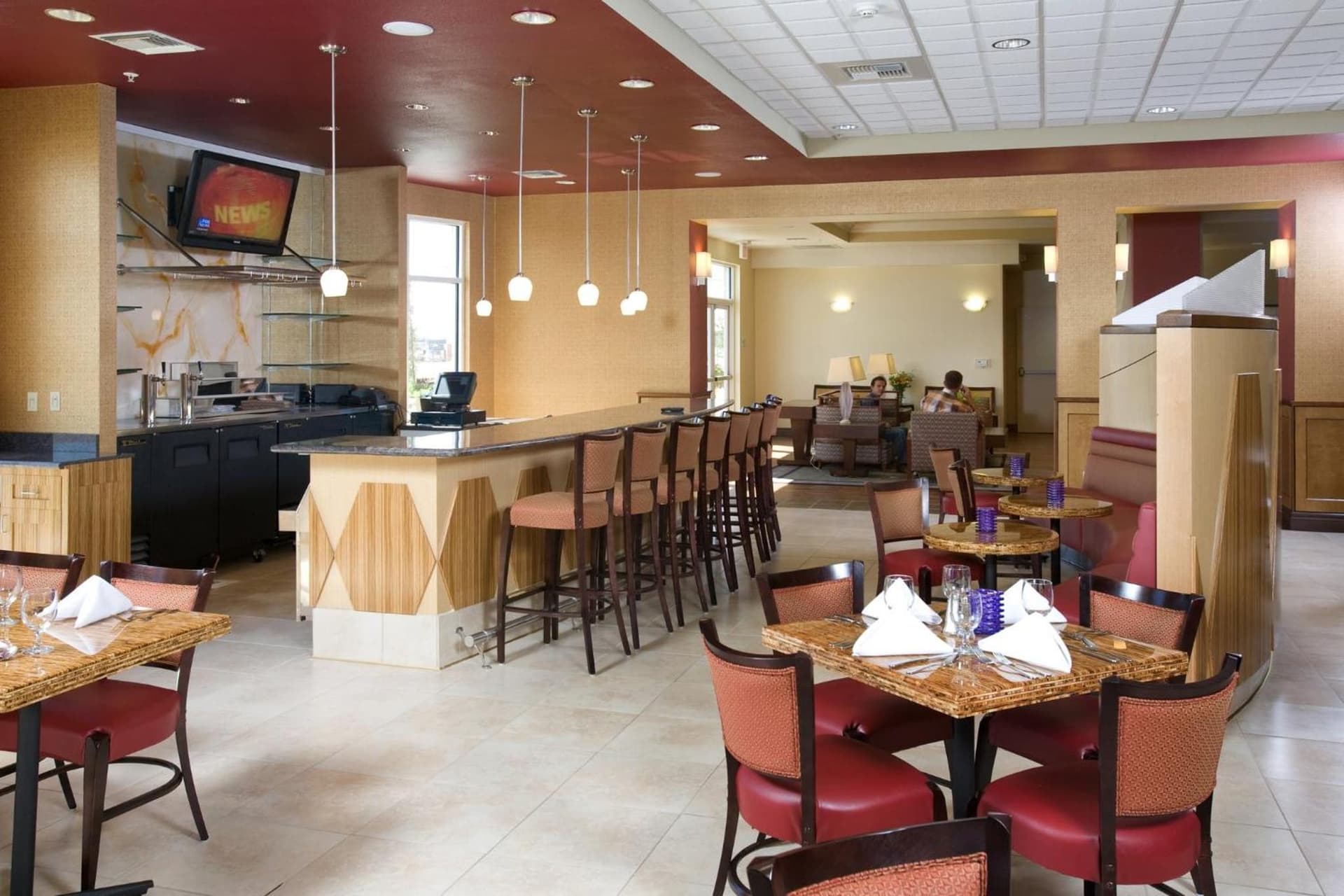 Holiday Inn & Suites Bakersfield by IHG gallery photo in Bakersfield, CA — image 28