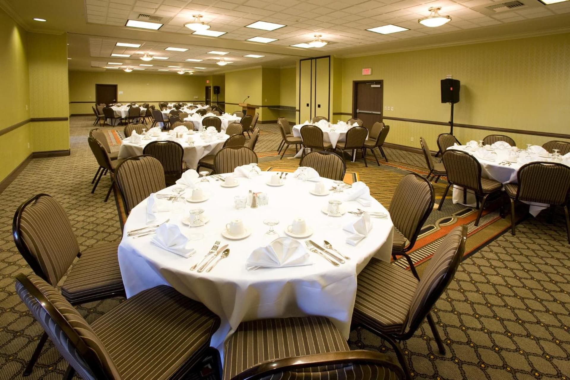 Holiday Inn & Suites Bakersfield by IHG gallery photo in Bakersfield, CA — image 38