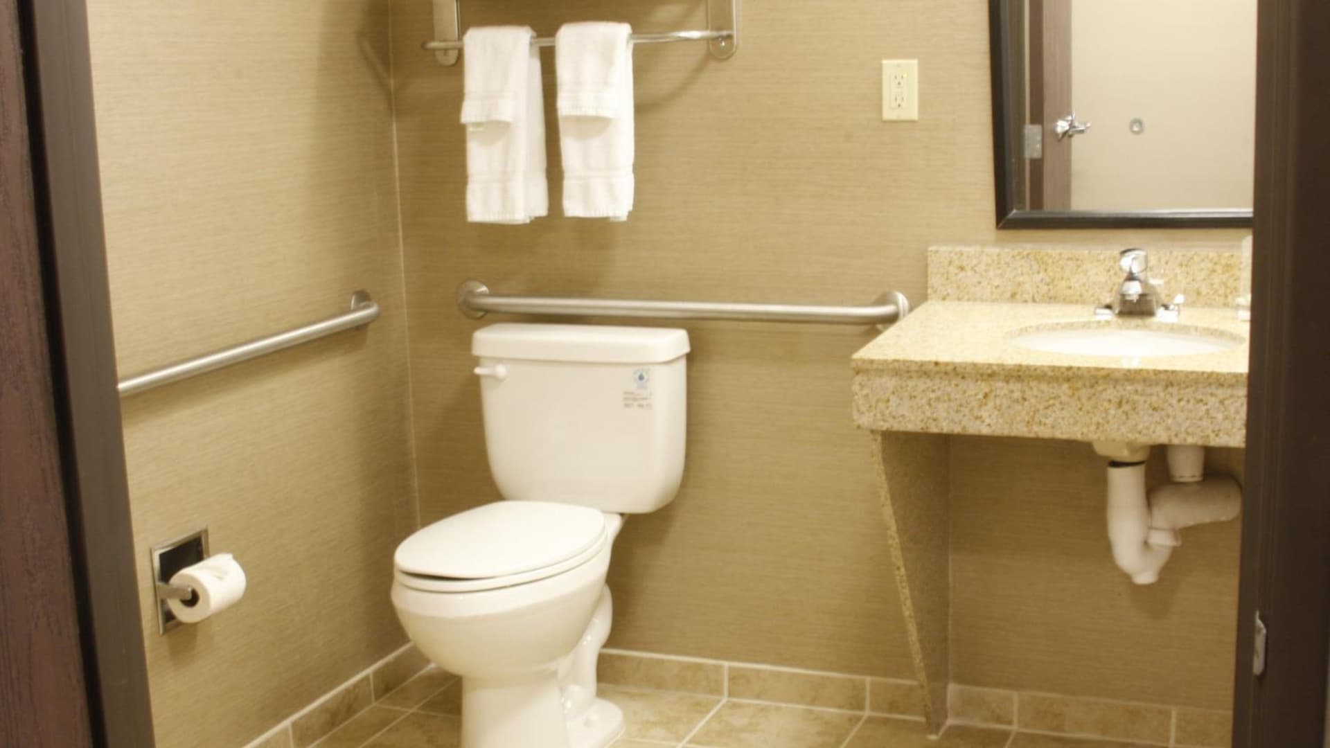 Holiday Inn & Suites Bakersfield by IHG gallery photo in Bakersfield, CA — image 34