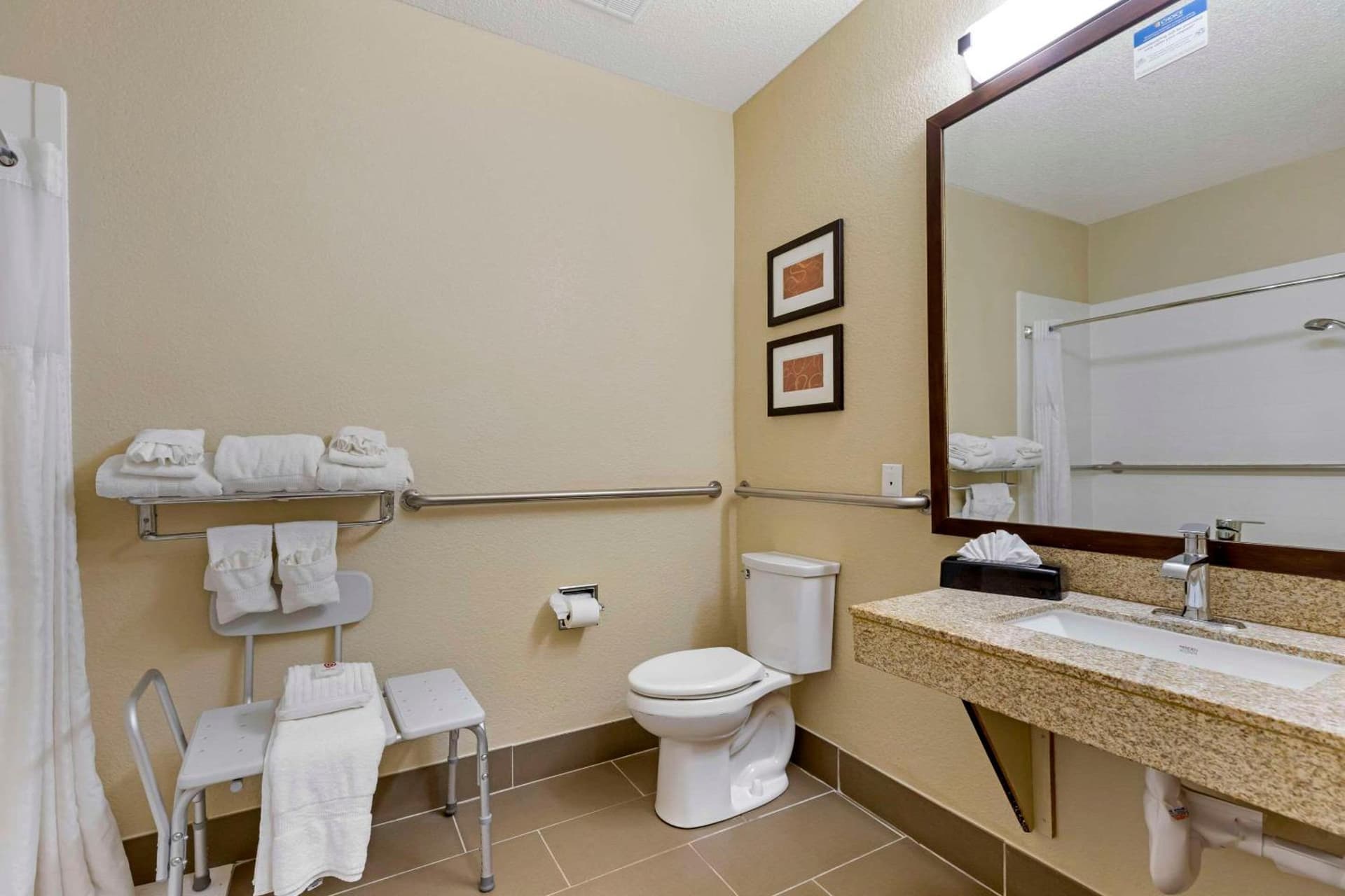 Comfort Suites Lakewood - Denver gallery photo in Lakewood, CO — image 7