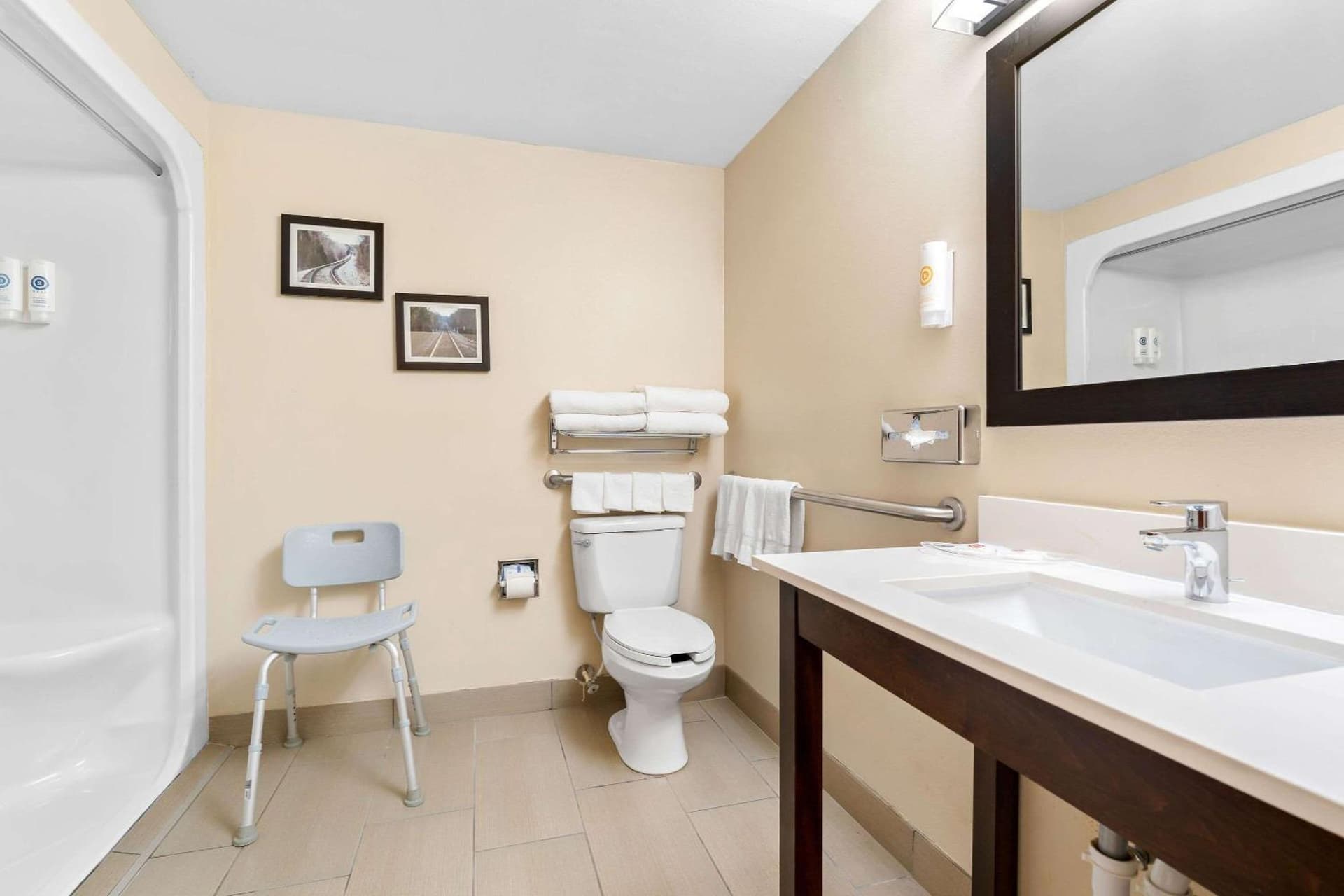 Comfort Suites near Robins Air Force Base gallery photo in Warner Robins, GA — image 12