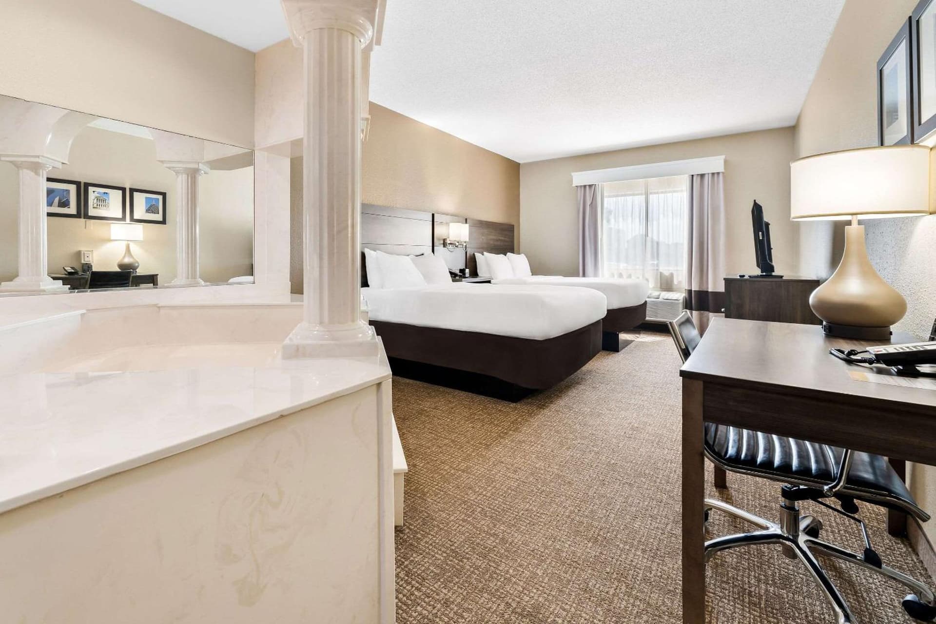 Comfort Suites near Robins Air Force Base gallery photo in Warner Robins, GA — image 37