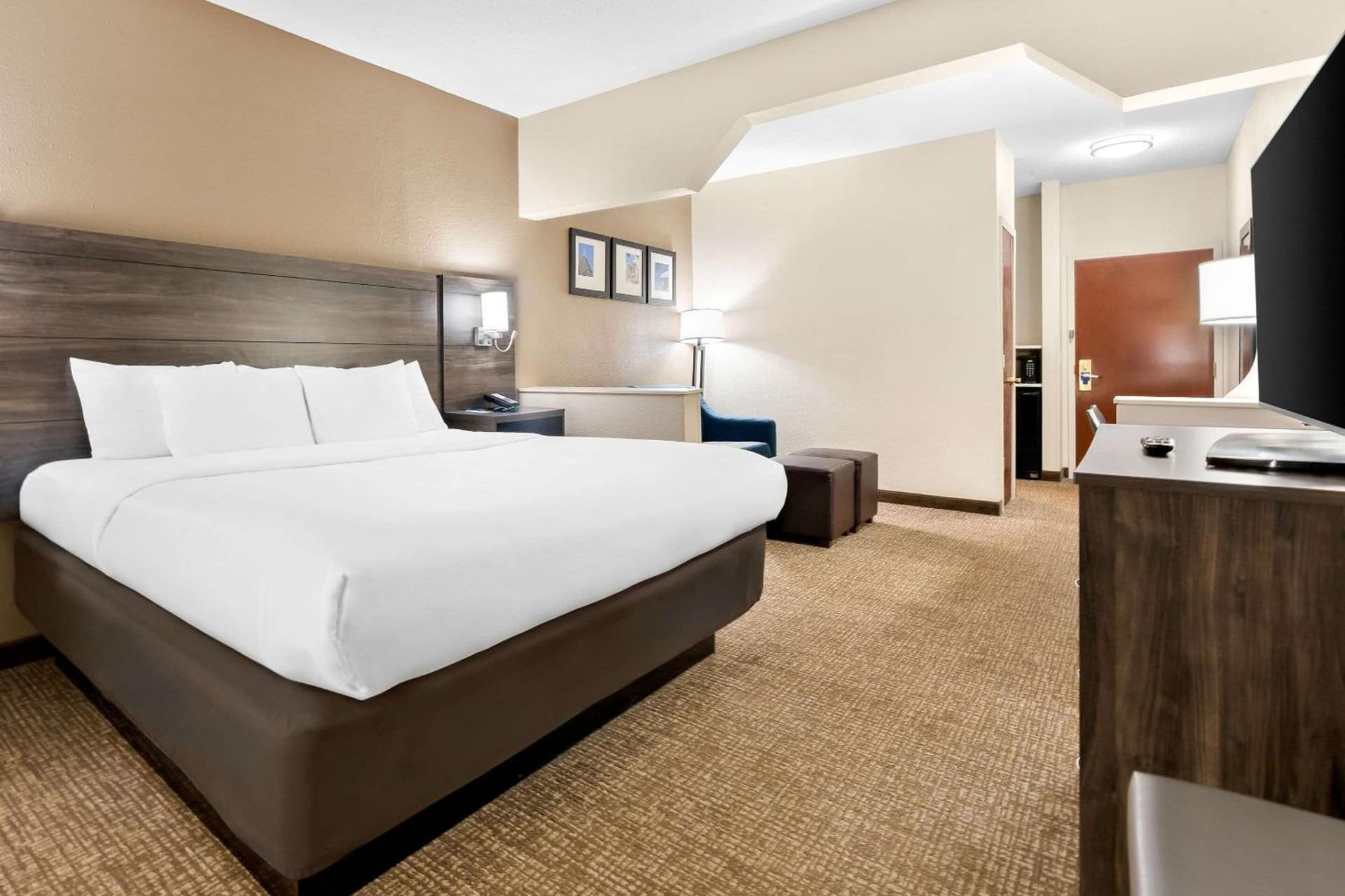 Comfort Suites near Robins Air Force Base gallery photo in Warner Robins, GA — image 19